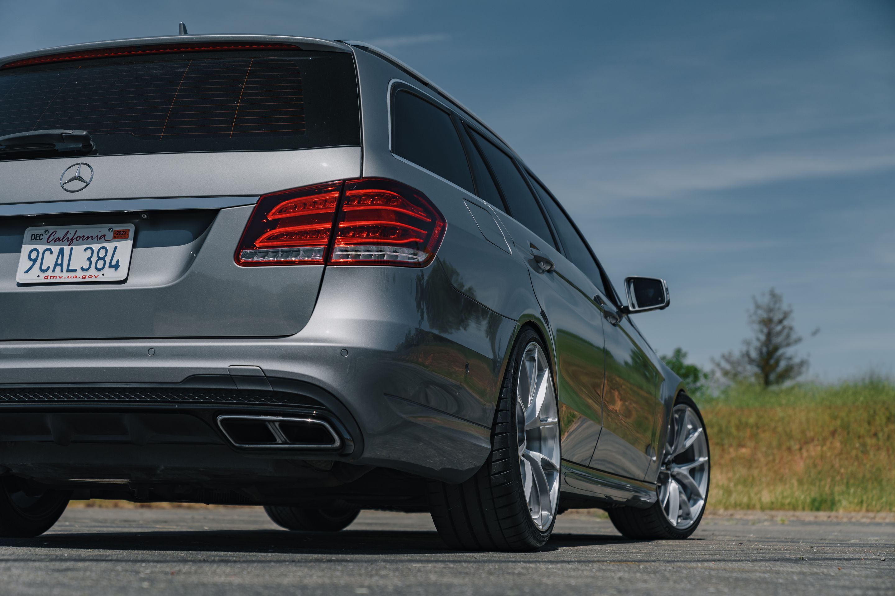 Grey Mercedes-Benz BR212 E-Class AMG with 20" VS-5RS Apex wheels in Brushed Clear