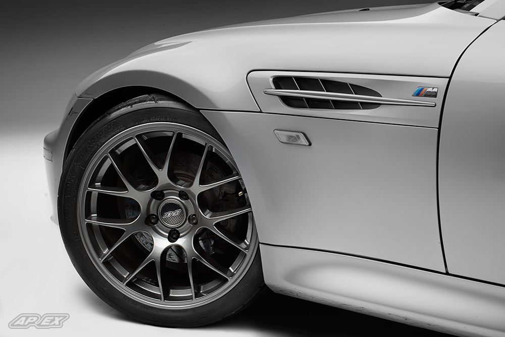 Silver BMW E36/8 Coupe Z3 M with 18" EC-7 Apex wheels in Anthracite