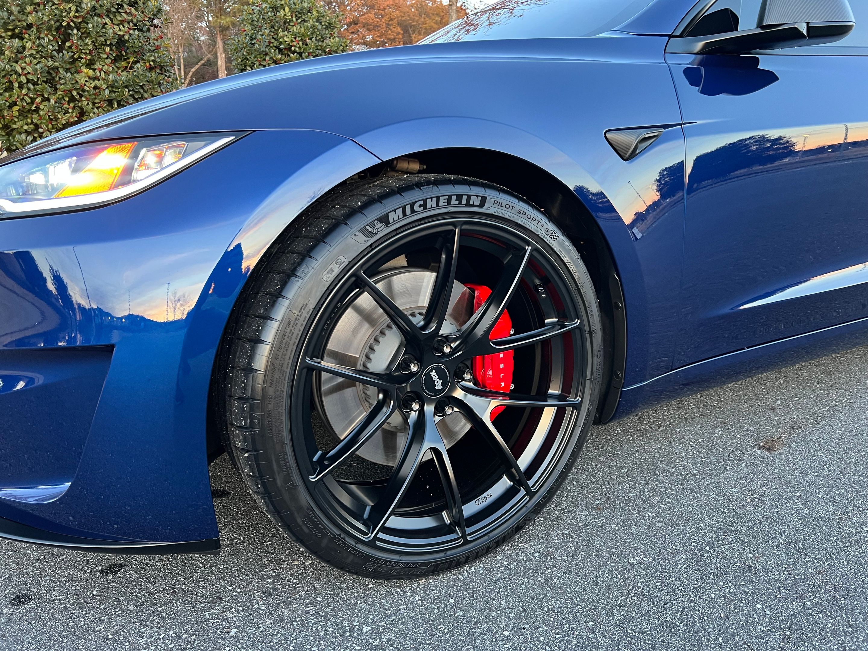 Blue Tesla Model 3 with 20" VS-5RS Apex wheels in Satin Black
