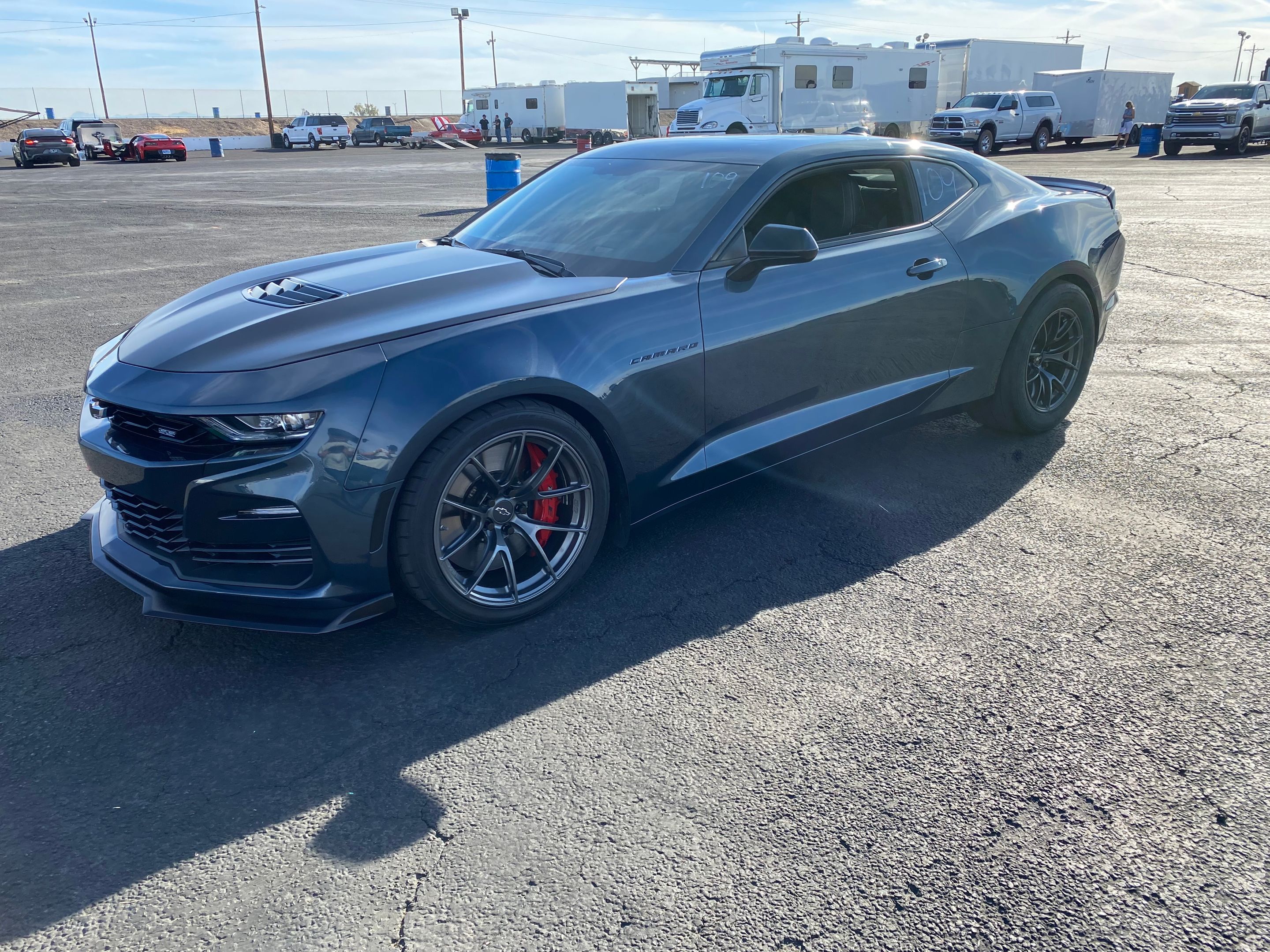 Grey Chevrolet 6th Gen Camaro SS 1LE with 19"/17" VS-5RS Apex wheels in Anthracite