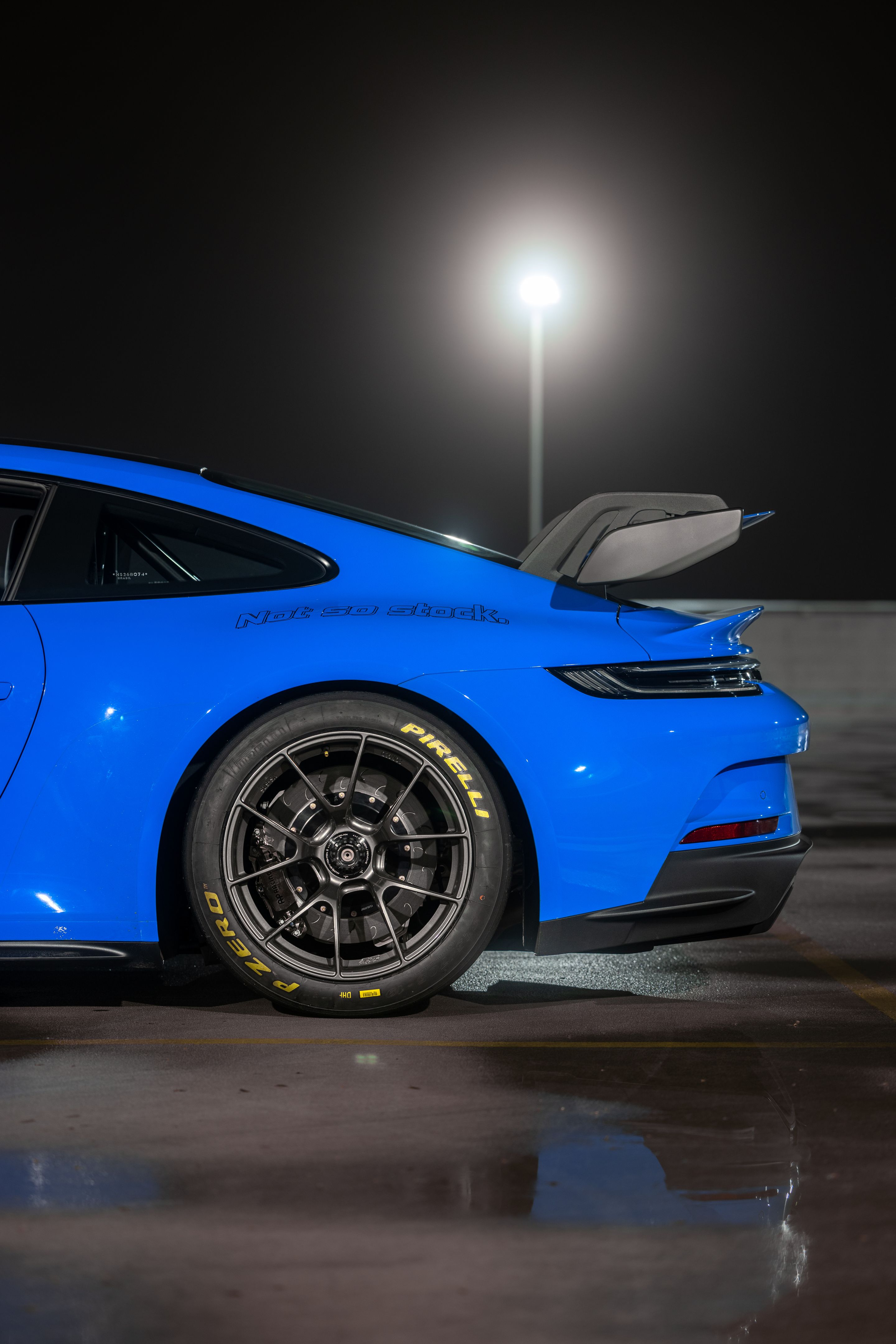 Blue Porsche 911 992.1 GT3 with 19" VS-5RS Apex wheels in Anthracite