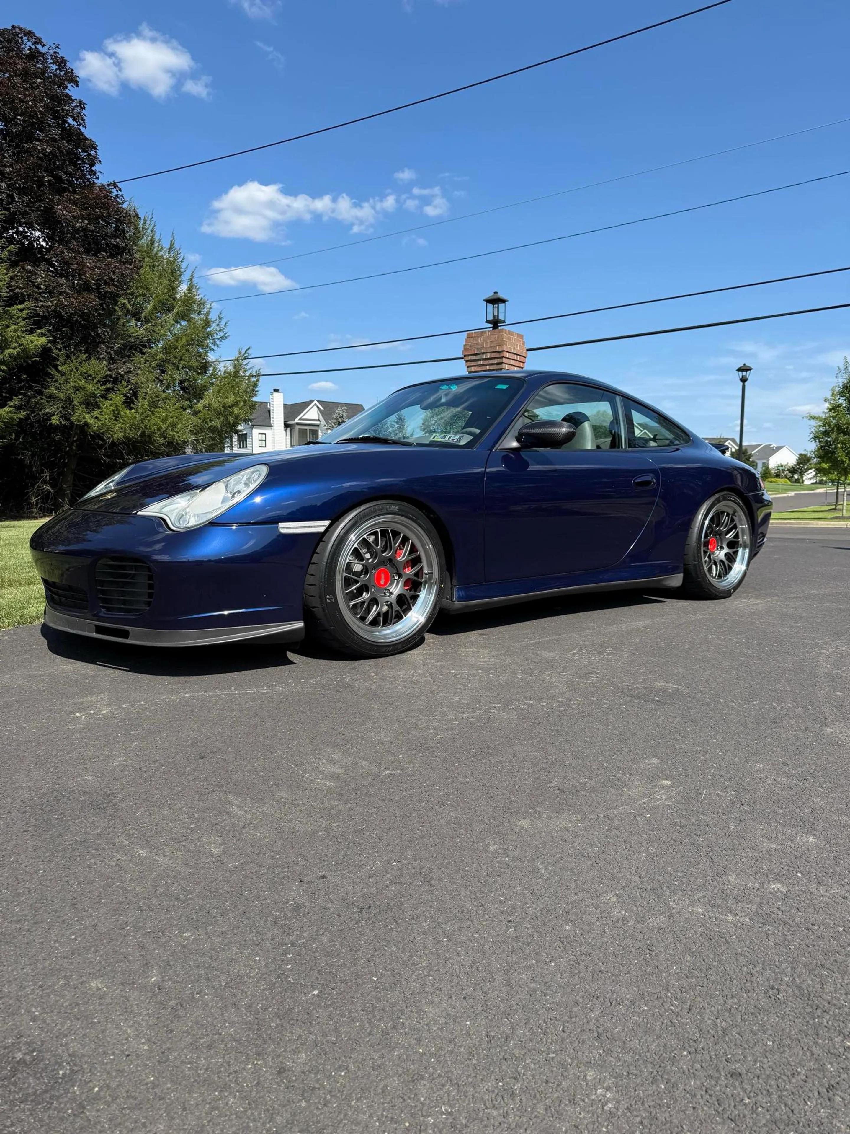 Blue Porsche 911 996 Carrera 4S with 18" ML-10RT Apex wheels in Machined Lip Anthracite