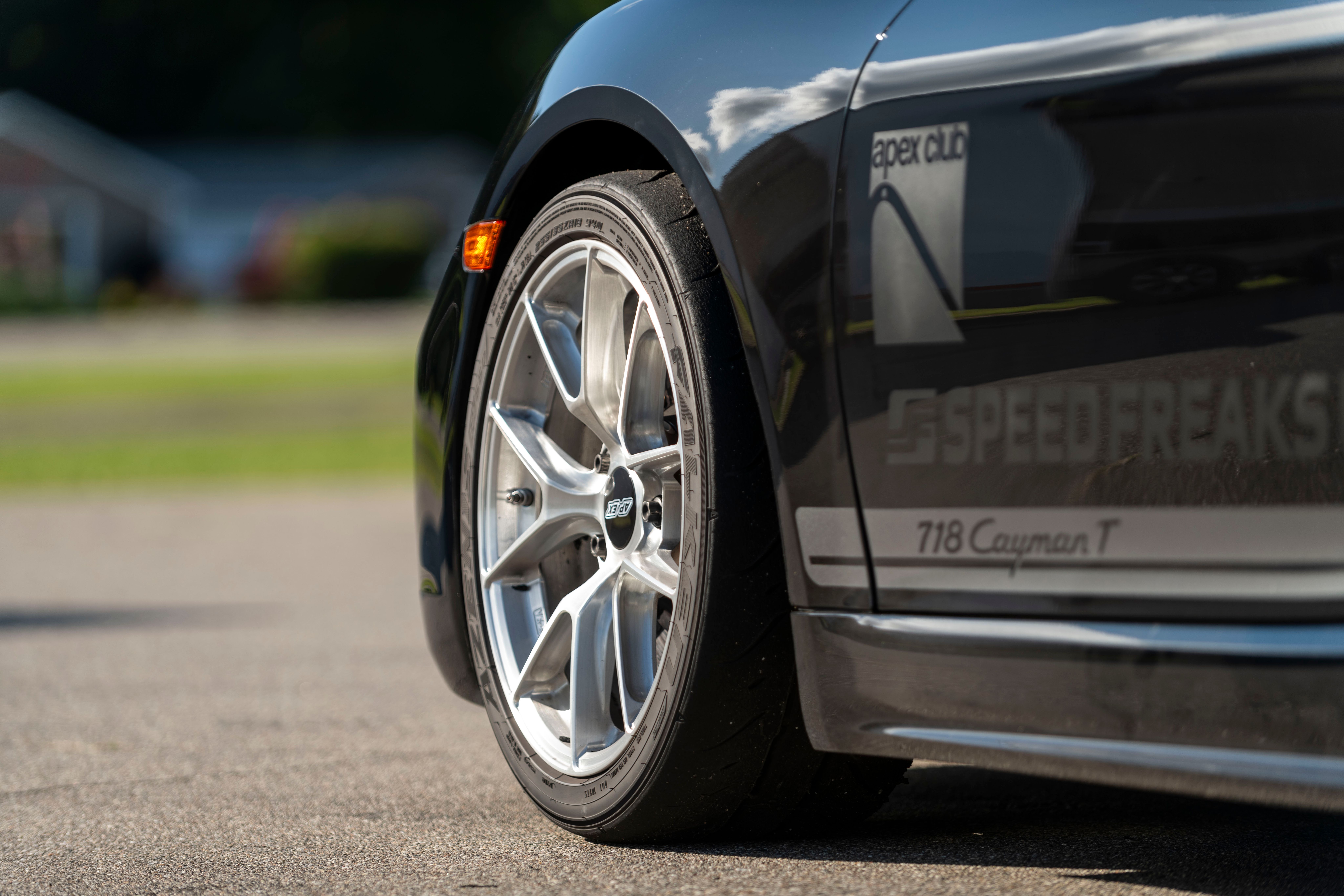 Porsche 718 Cayman T with 18