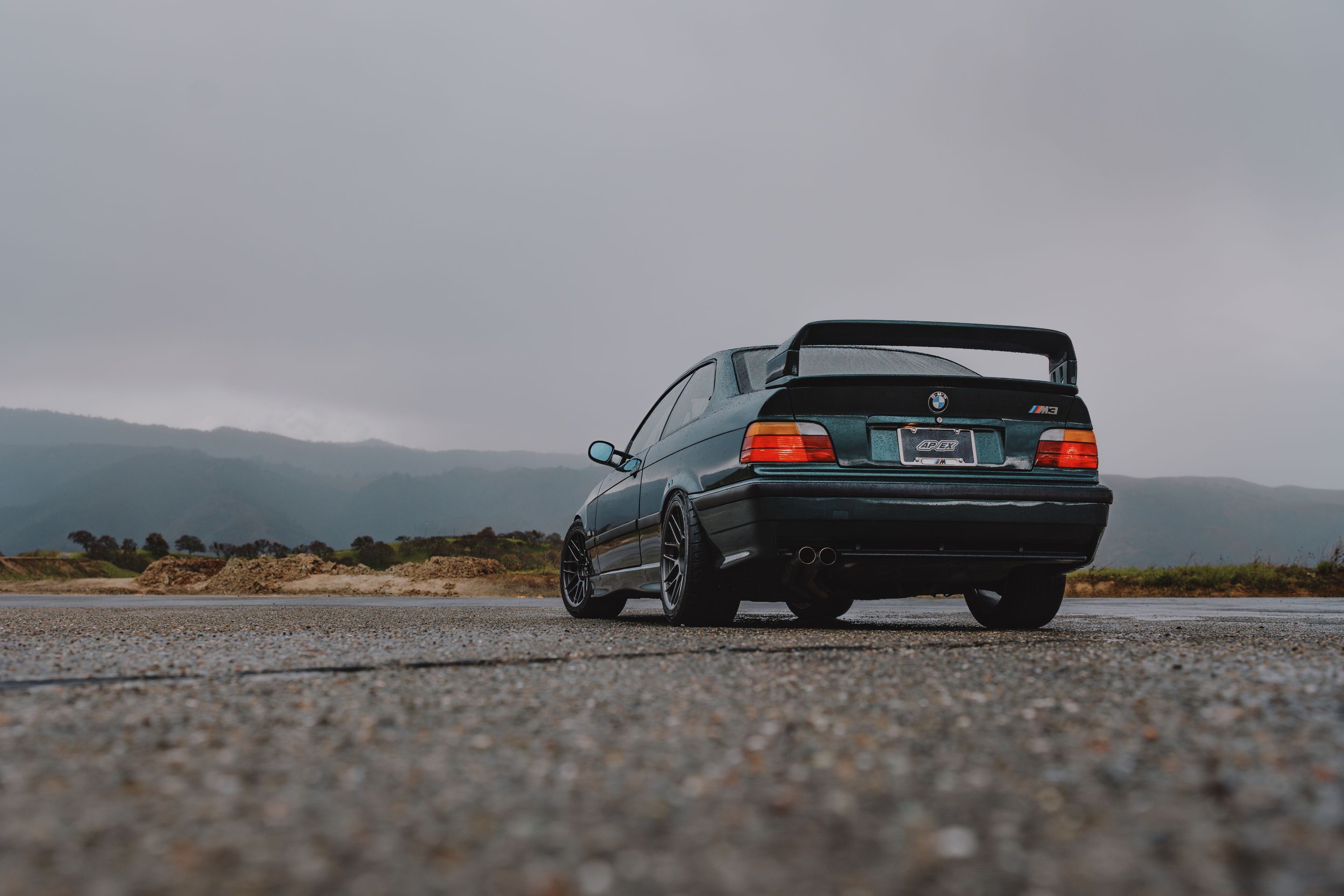 Green BMW E36 M3 with 17" ARC-8RT Apex wheels in Anthracite