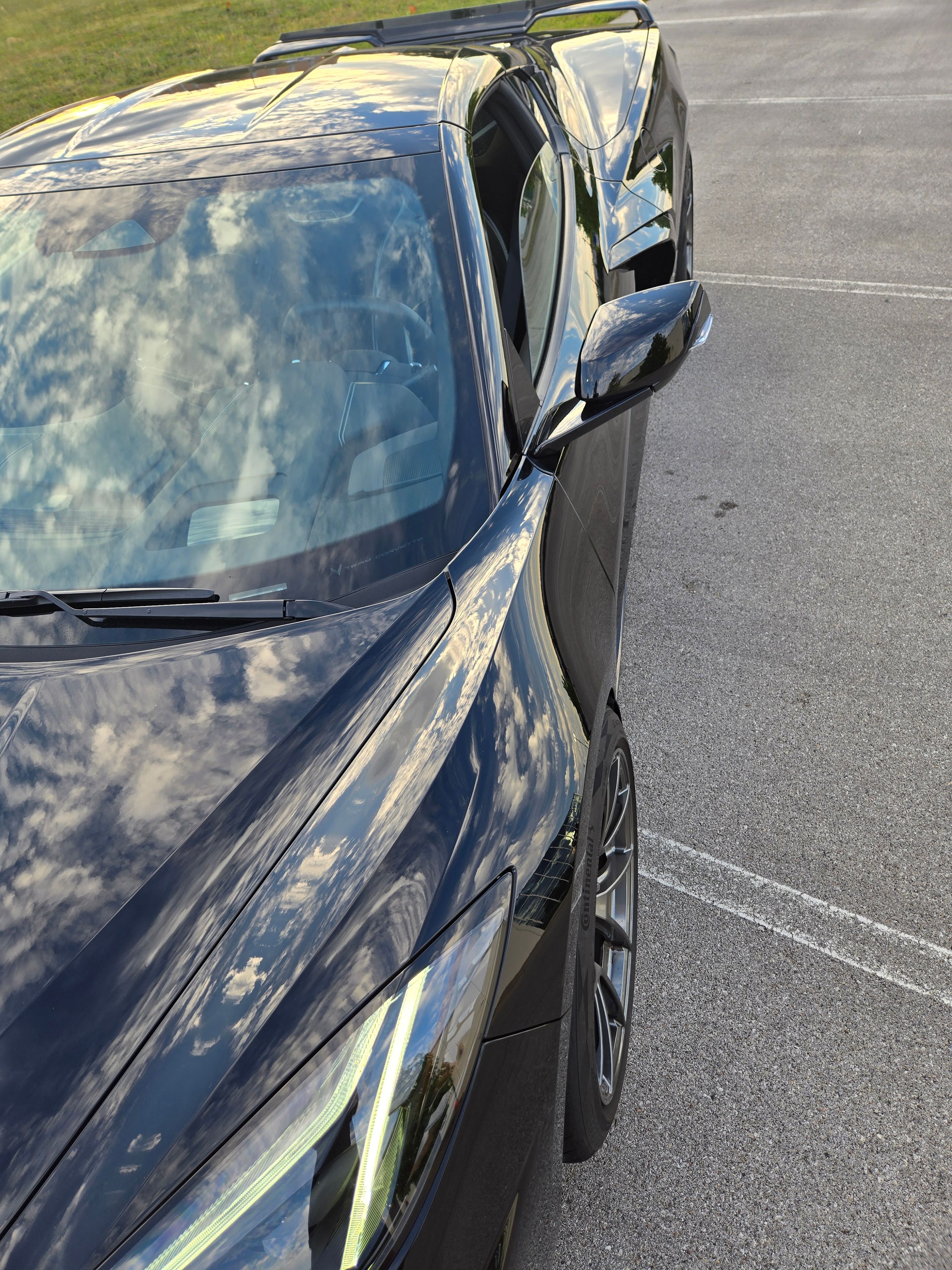 Black Chevrolet C8 Corvette Stingray/Z51 with 18"/19" VS-5RS Apex wheels in Anthracite