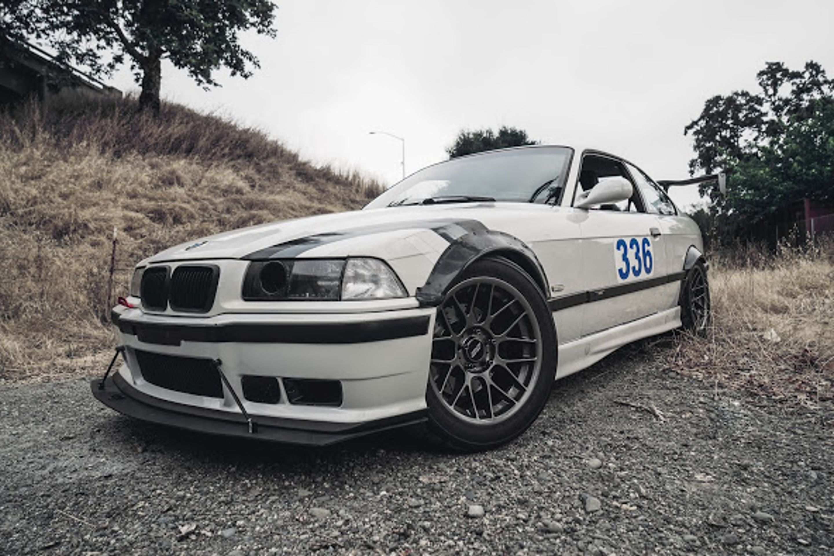 Silver BMW E36 M3 with 17" ARC-8 Apex wheels in Anthracite