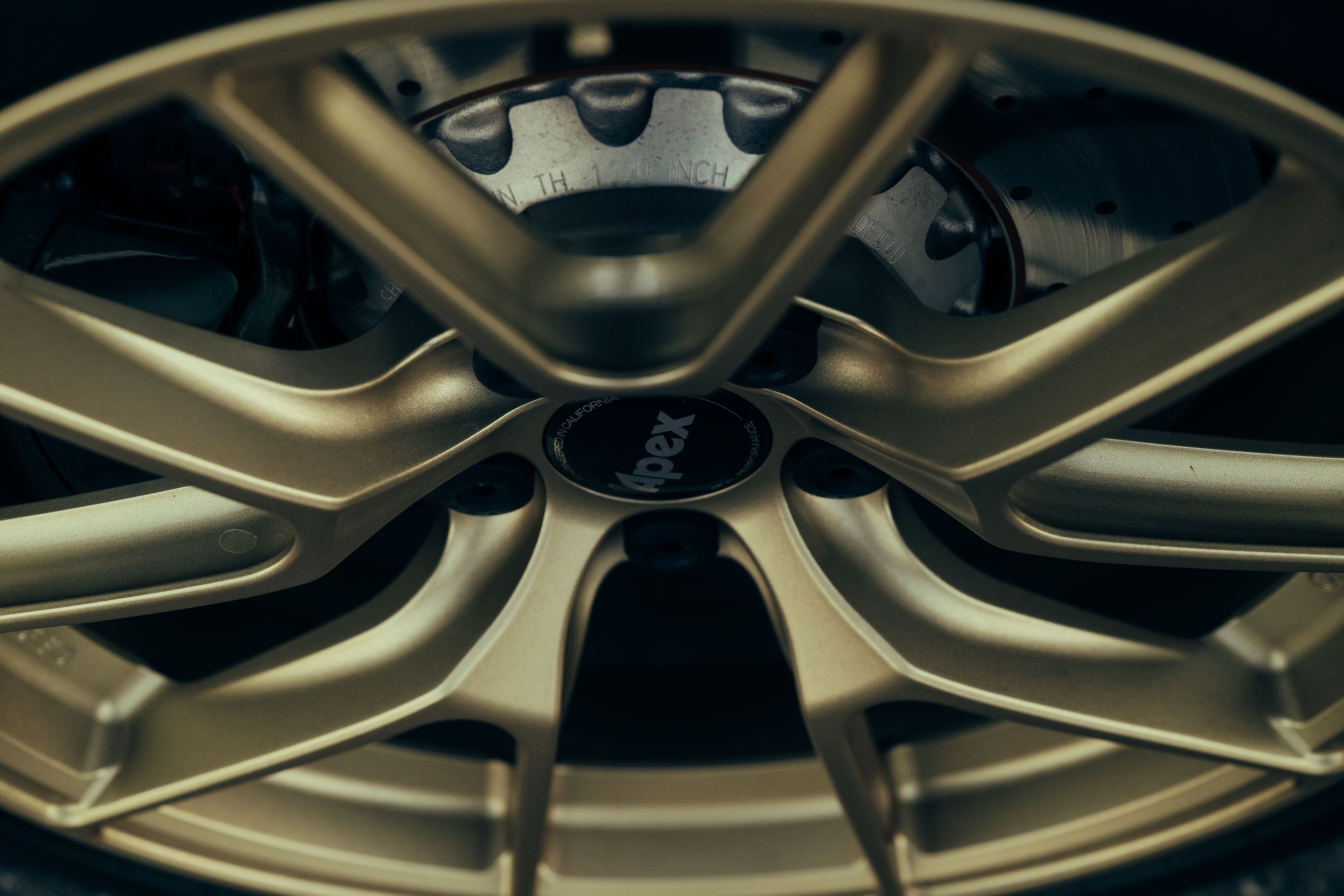 Blue VW MK8 Golf R with 18" VS-5RS Apex wheels in Motorsport Gold