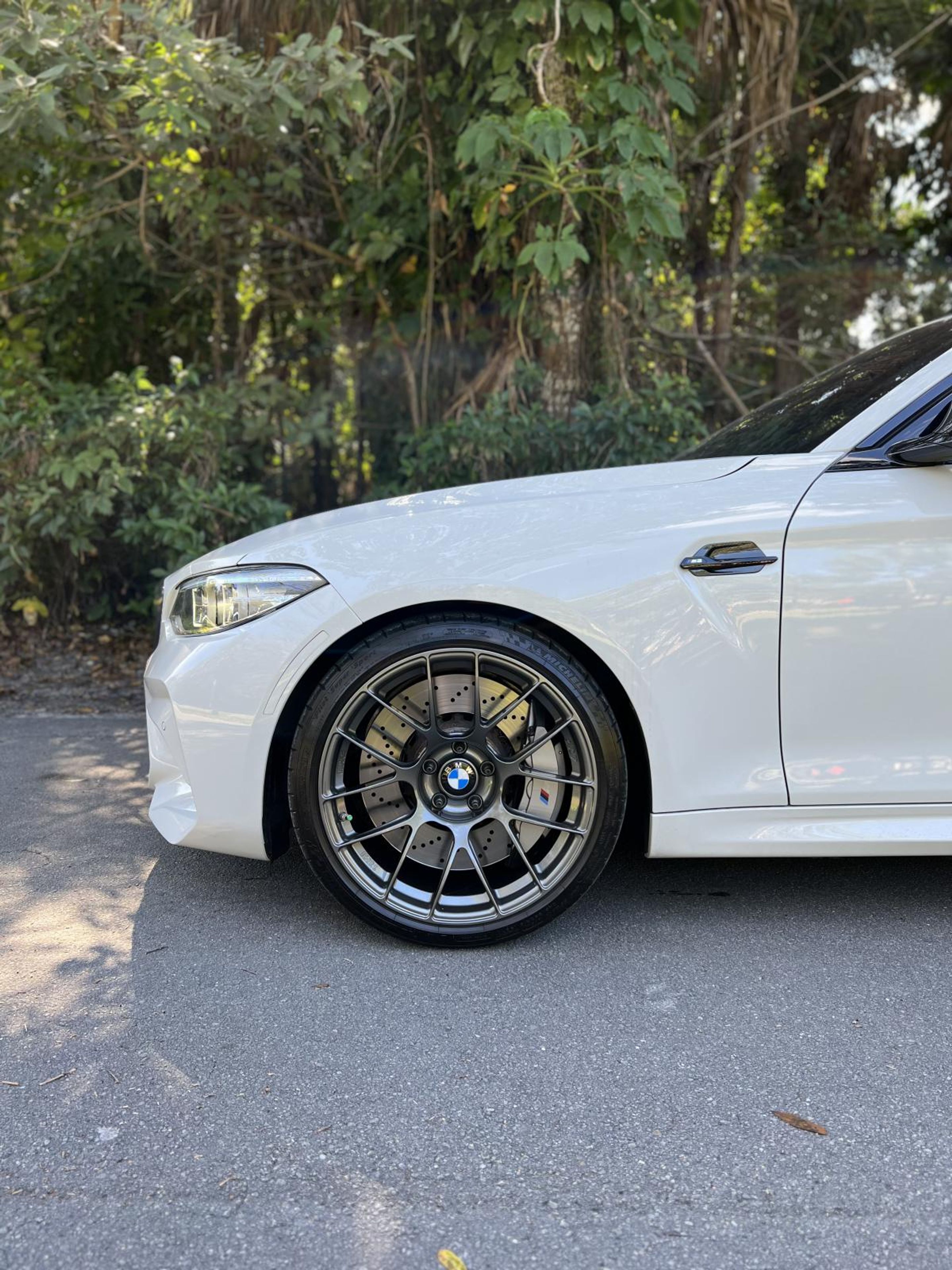White BMW F87 M2 with 19" EC-7RS Apex wheels in Anthracite