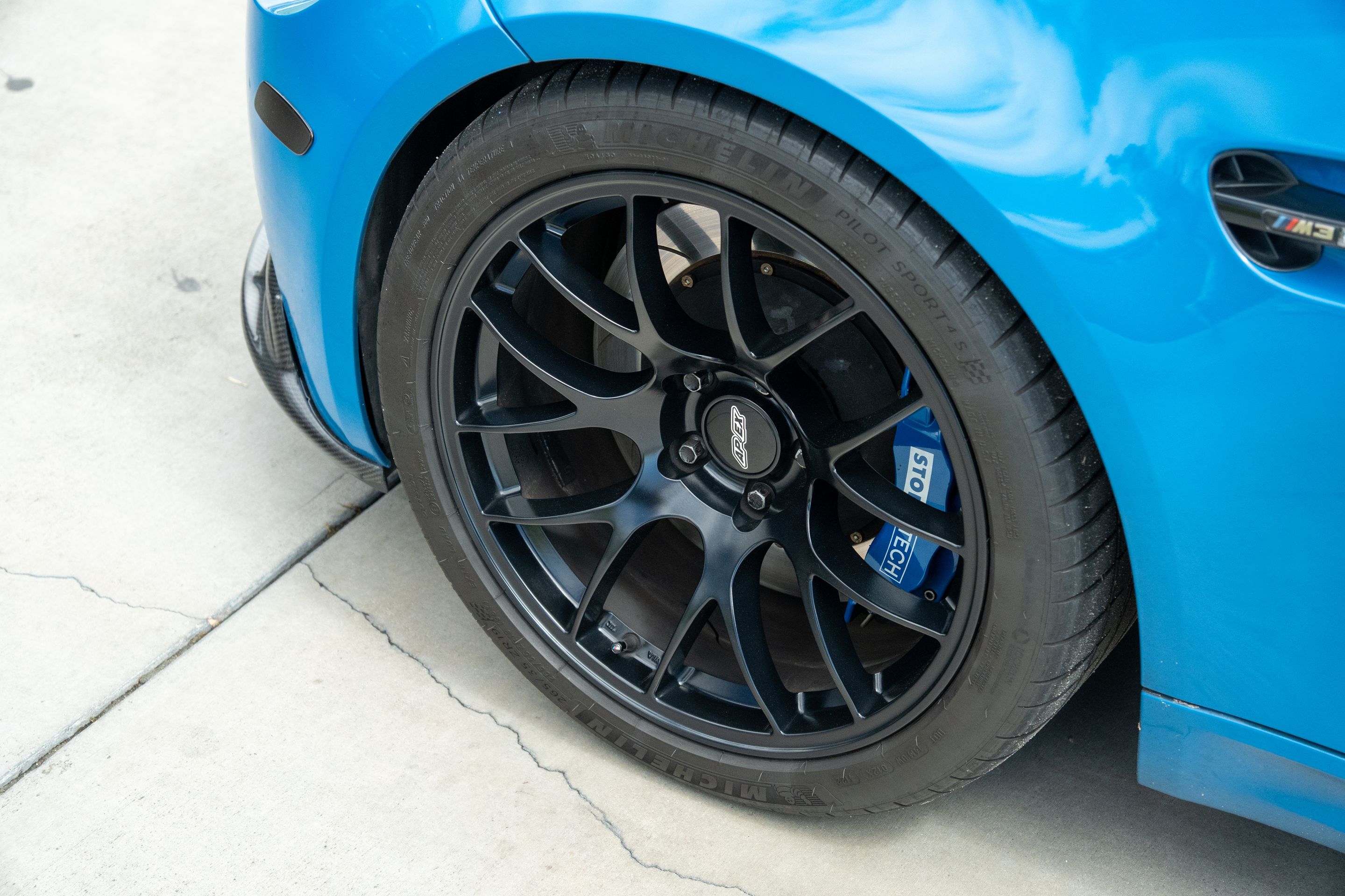 Blue BMW E92 Coupe M3 with 19" EC-7 Apex wheels in Satin Black