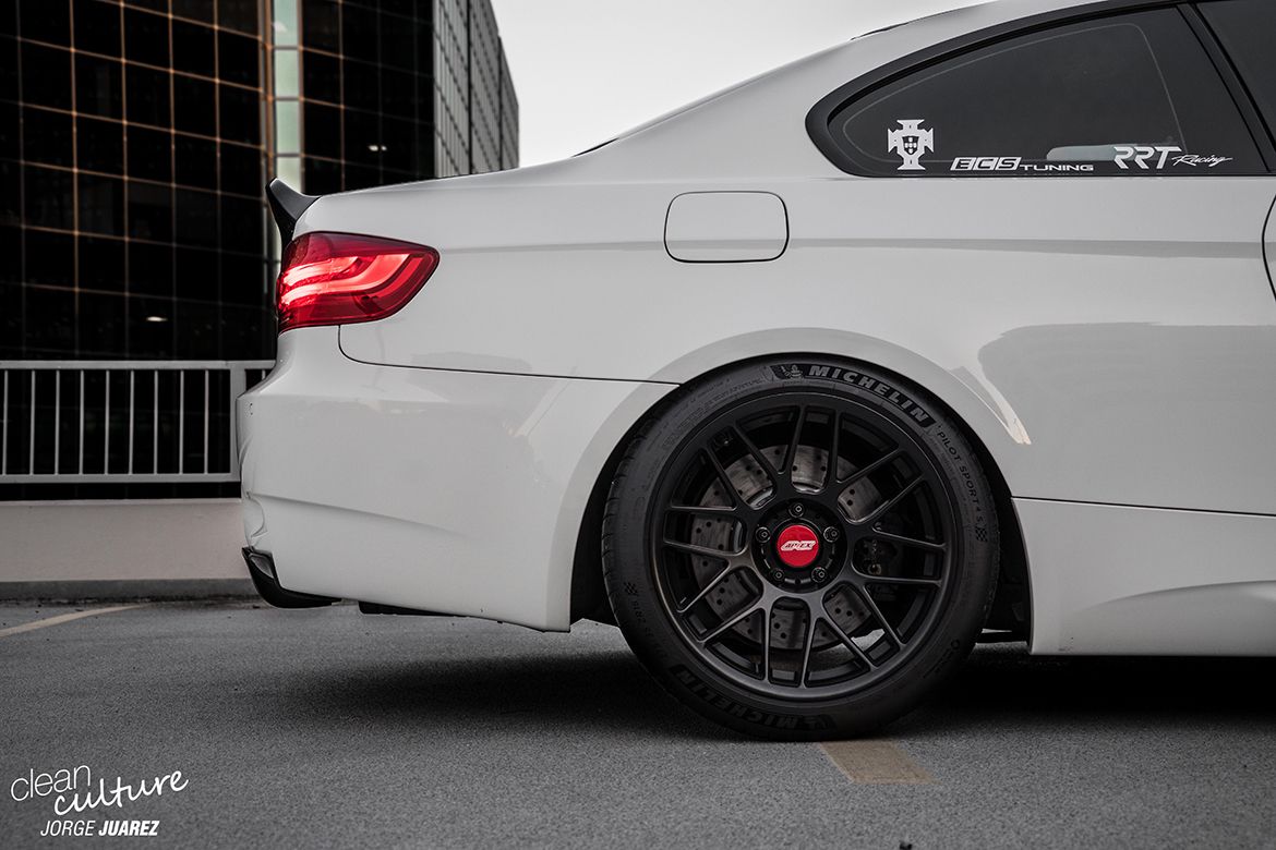 White BMW E92 Coupe M3 with 18" ARC-8 Apex wheels in Satin Black