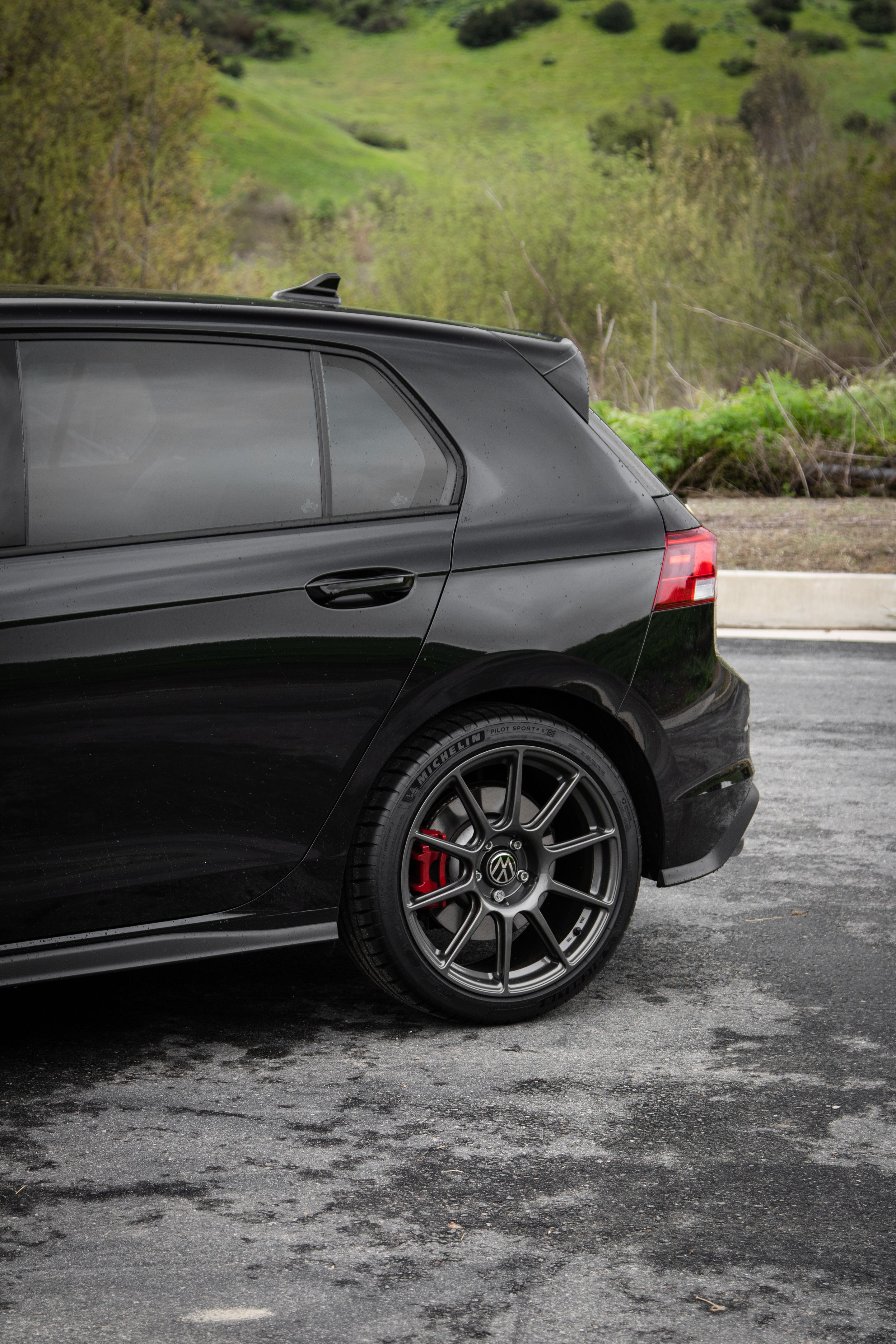 Black VW MK8 GTI with 18" SM-10 Apex wheels in Anthracite