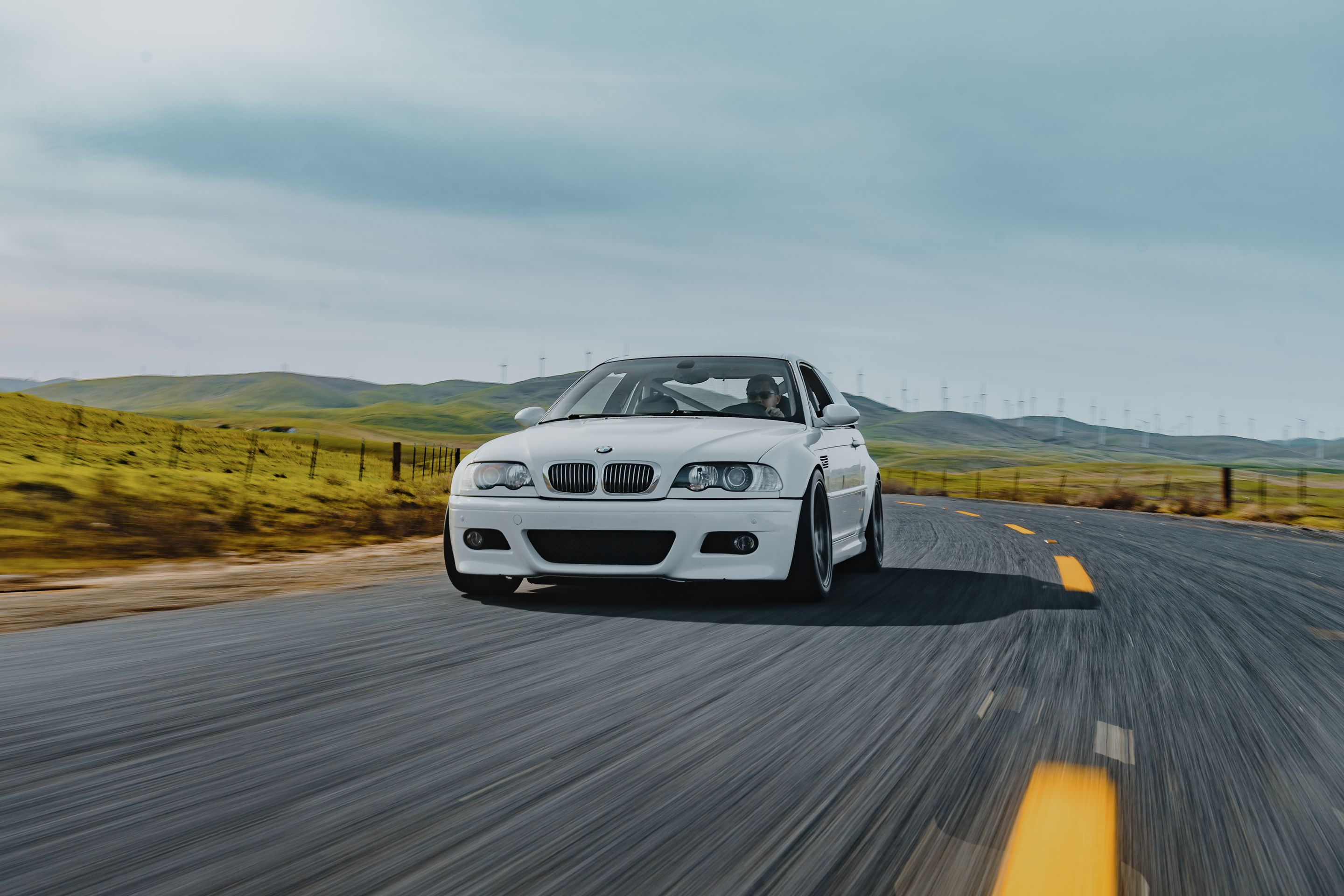 White BMW E46 M3 with 18" EC-7RS Apex wheels in Anthracite