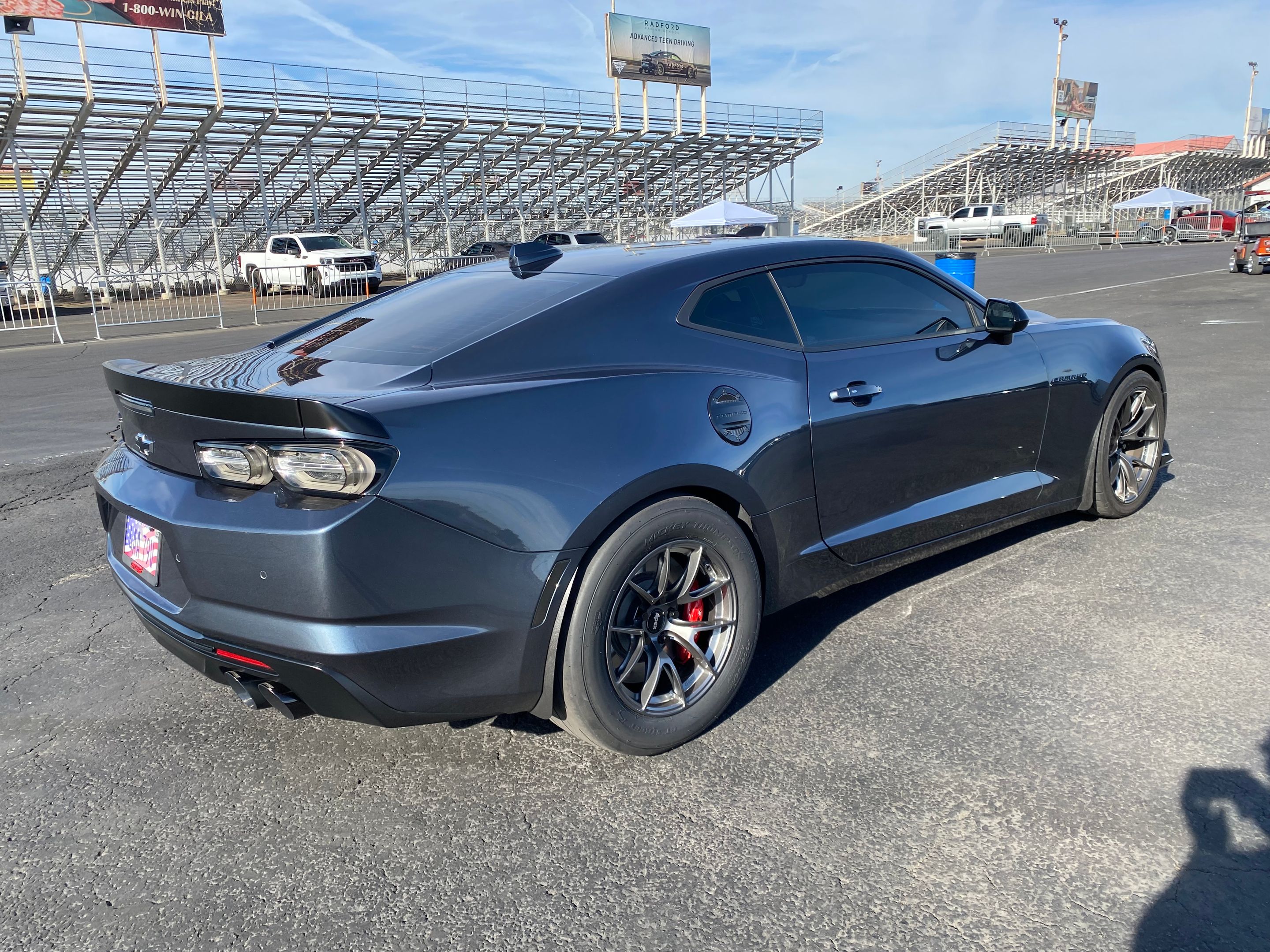 Grey Chevrolet 6th Gen Camaro SS 1LE with 19"/17" VS-5RS Apex wheels in Anthracite
