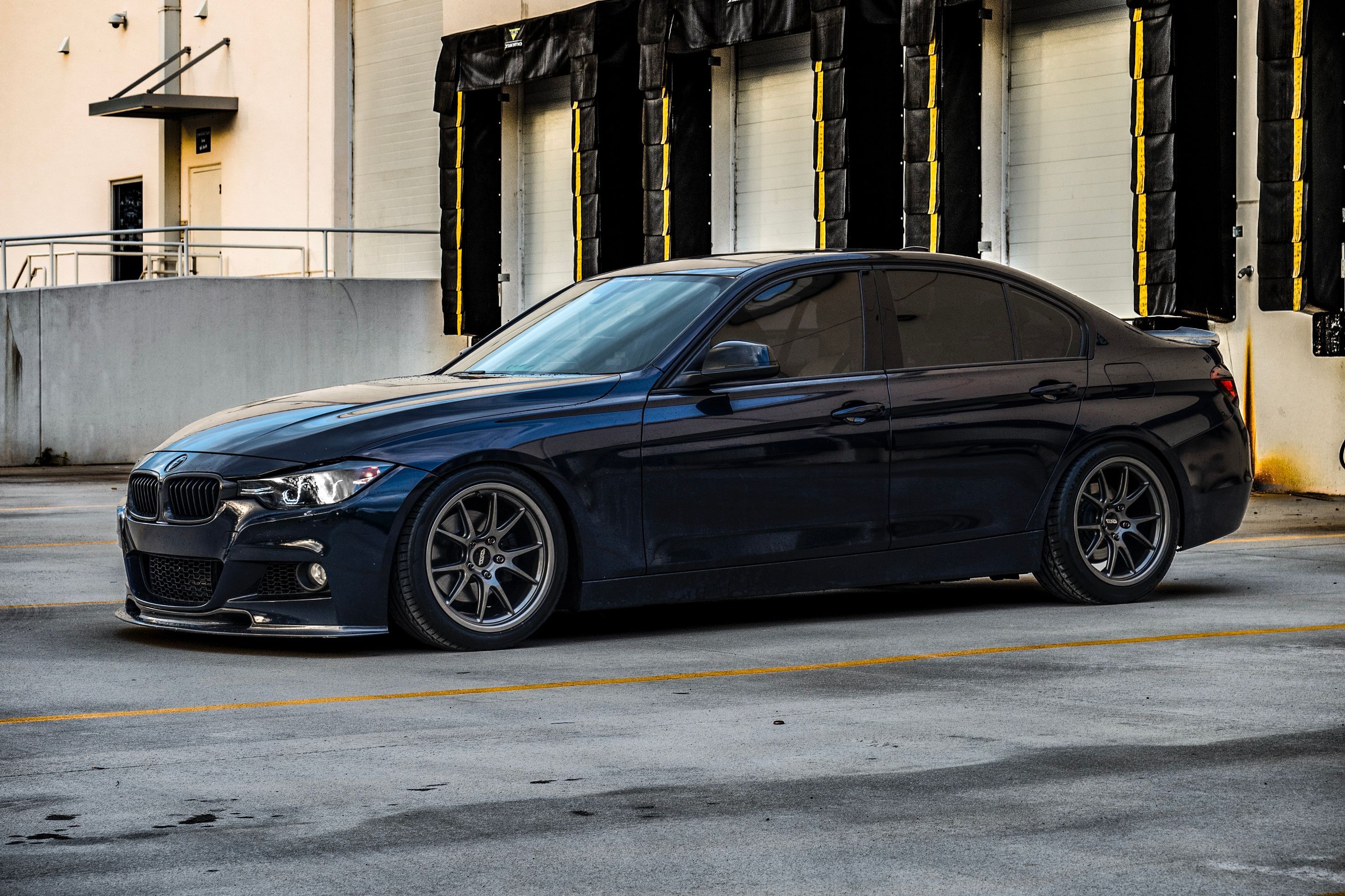 Black BMW F30 Sedan 3 Series with 18" FL-5 Apex wheels in Anthracite