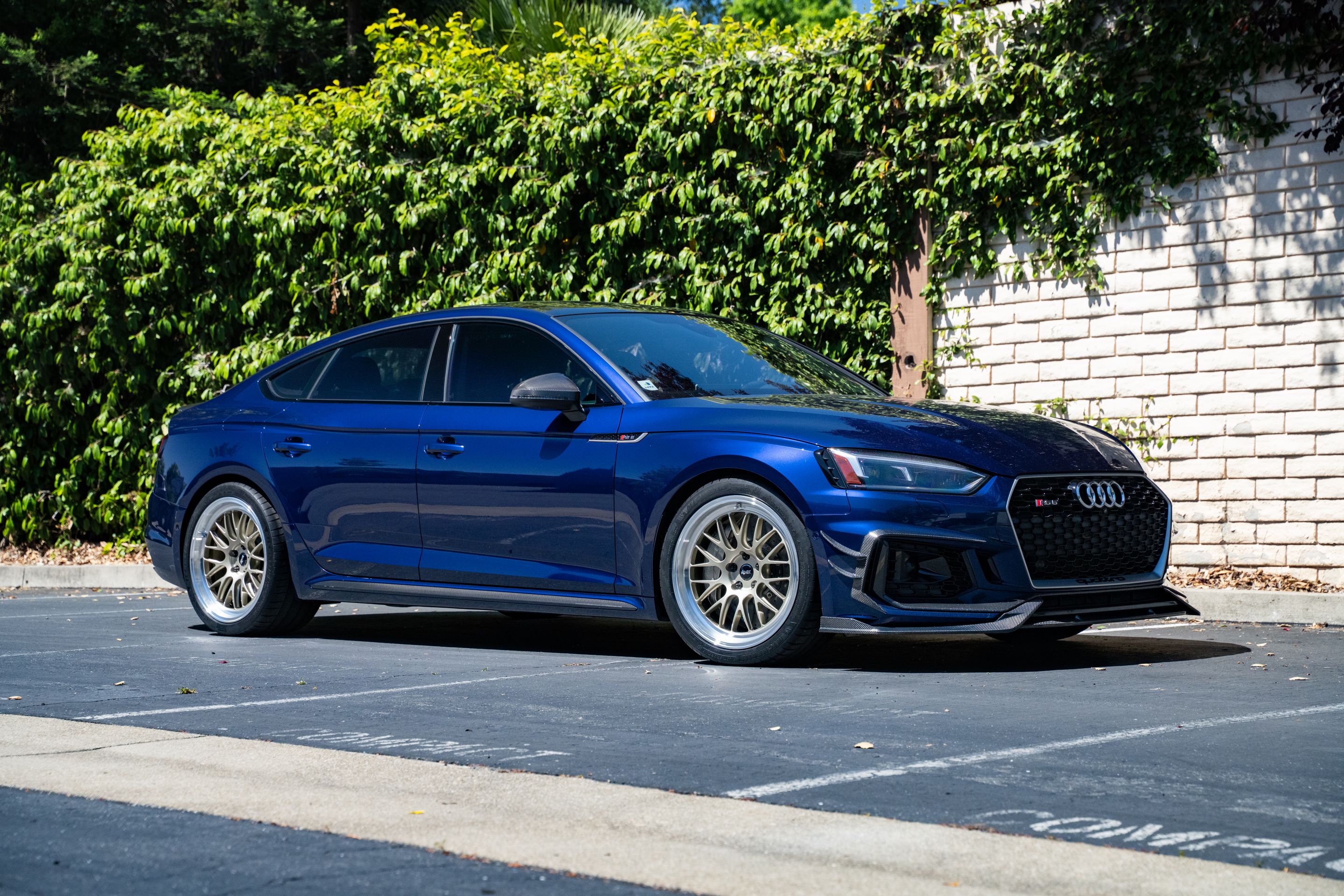 Blue Audi B9 RS 5 Sportback with 19" ML-10RT Apex wheels in Machined Lip Gloss Motorsport Gold