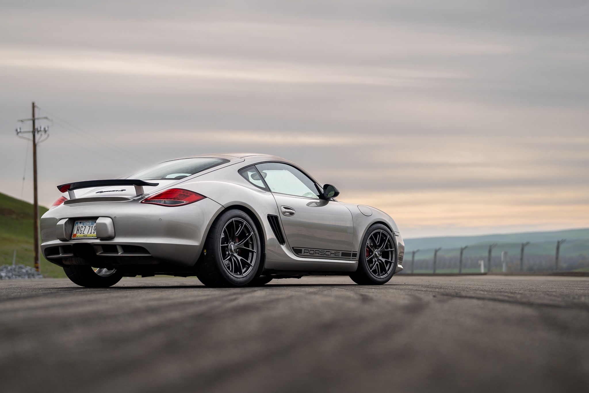 Grey Porsche 987 Cayman R with 18" VS-5RS Apex wheels in Anthracite