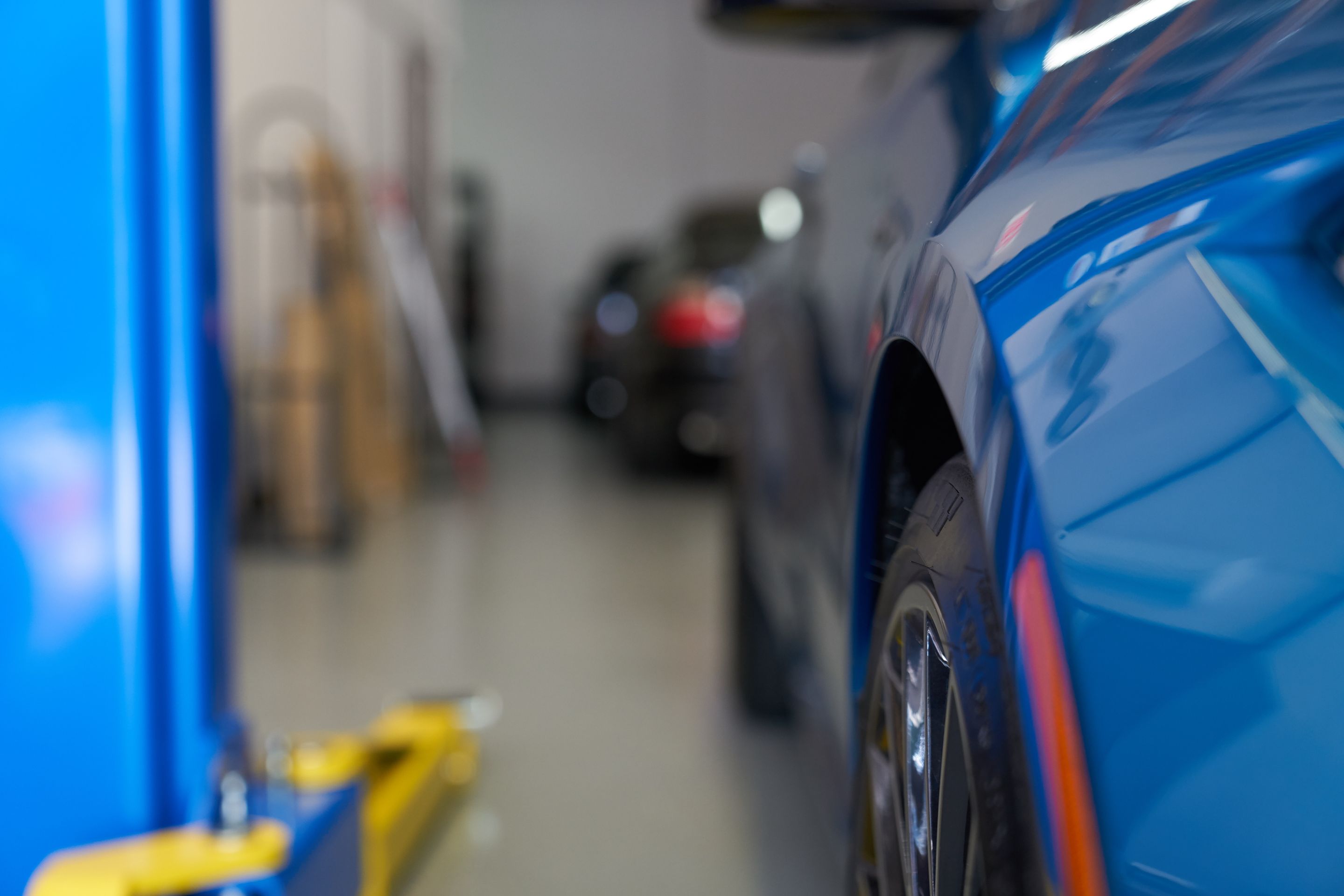 Blue BMW F87 M2 with 19" EC-7 Apex wheels in Race Silver
