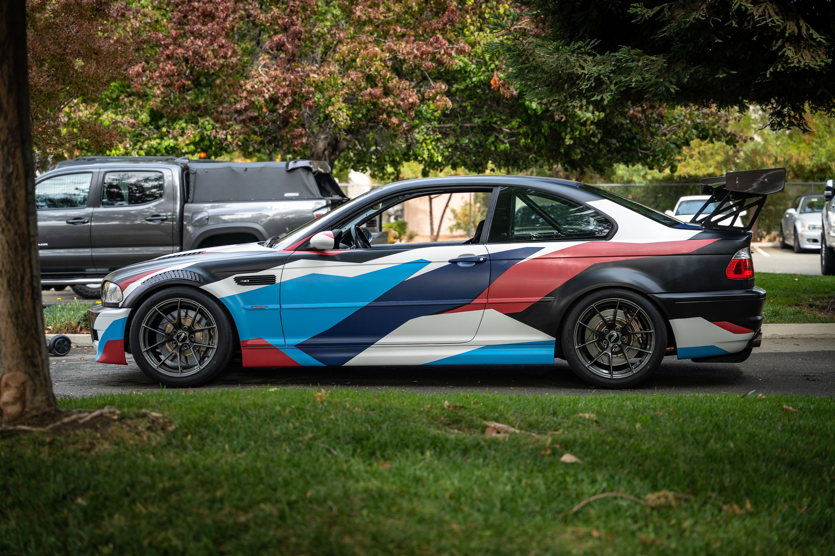 Multicolor BMW E46 M3 with 18" VS-5RS Apex wheels in Anthracite