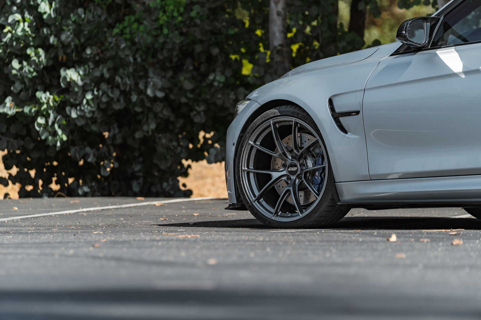 Silver BMW F80 M3 with 20" VS-5RS Apex wheels in Anthracite
