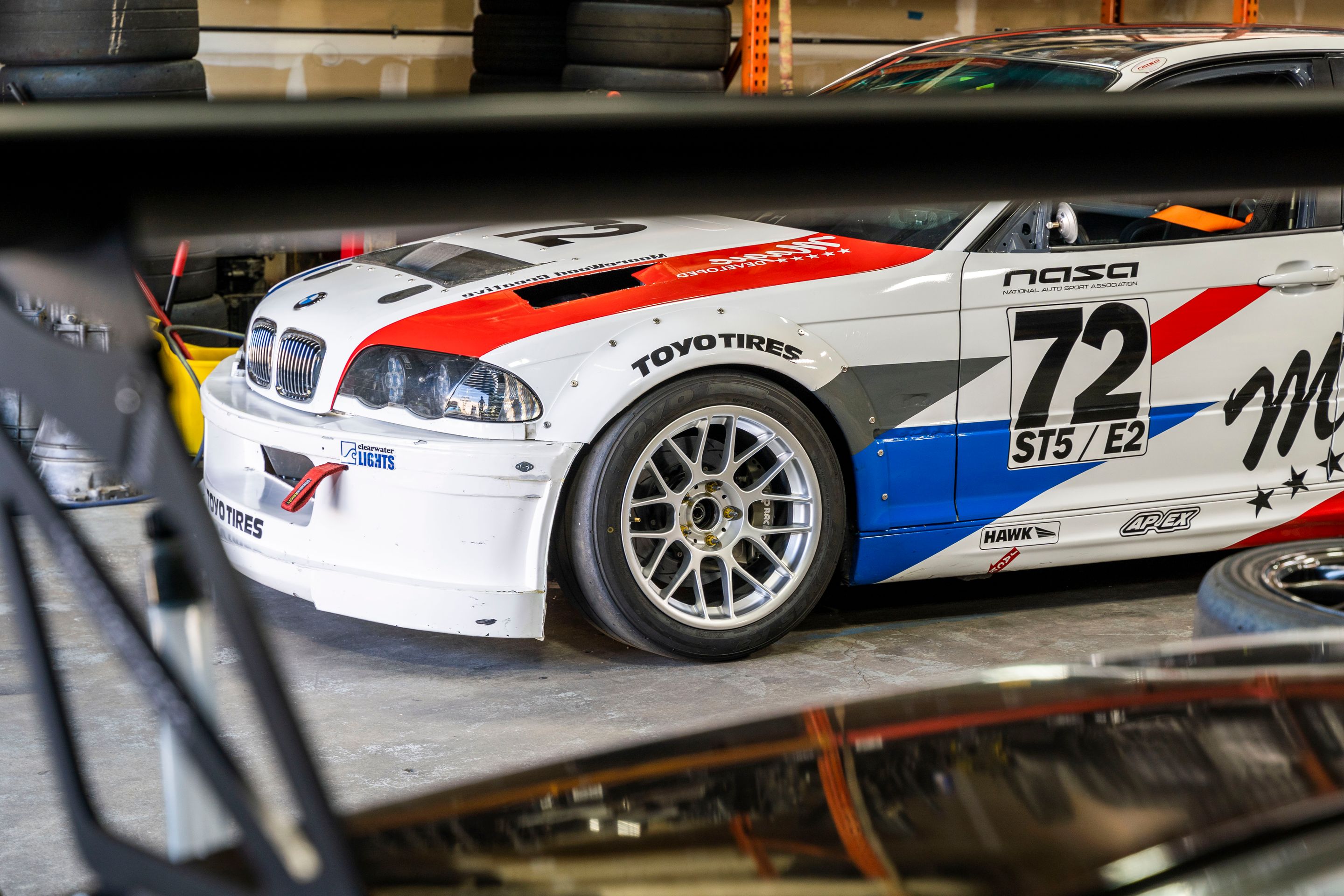 White BMW E46 3 Series with 17" ARC-8 Apex wheels in Hyper Silver