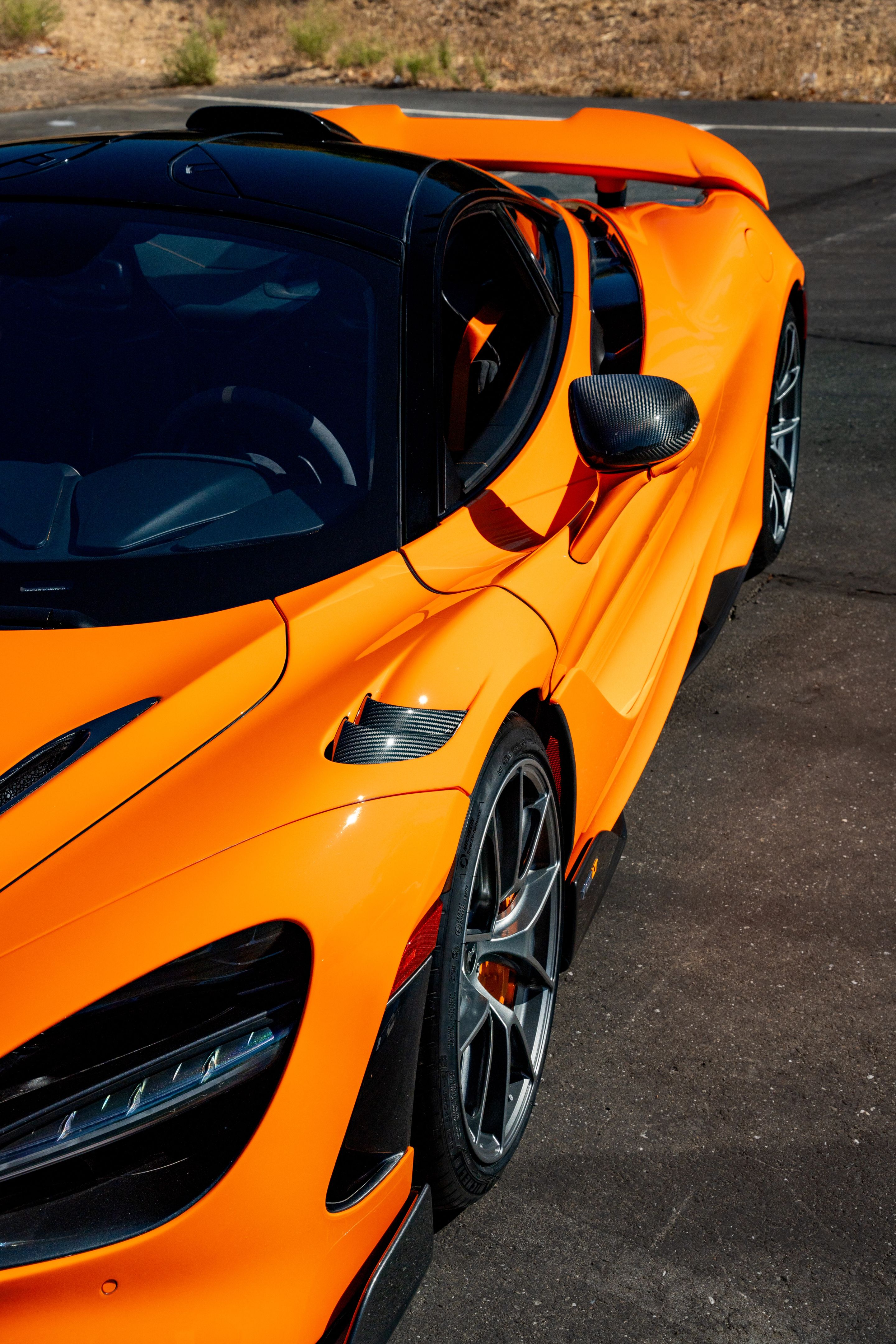 Orange McLaren 765LT with 19"/20" VS-5RS Apex wheels in Anthracite