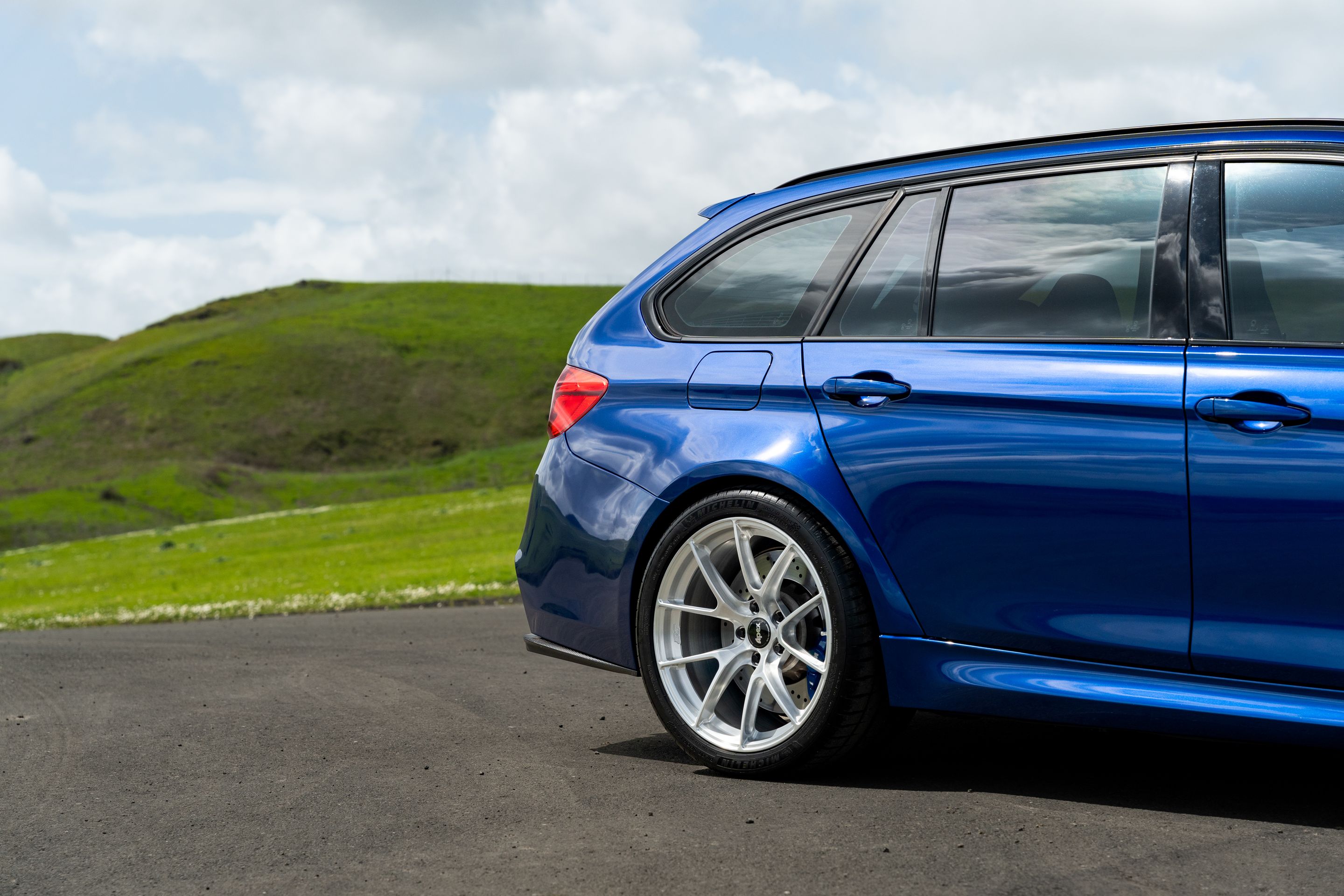 Blue BMW F80 M3 with 19" VS-5RS Apex wheels in Brushed Clear