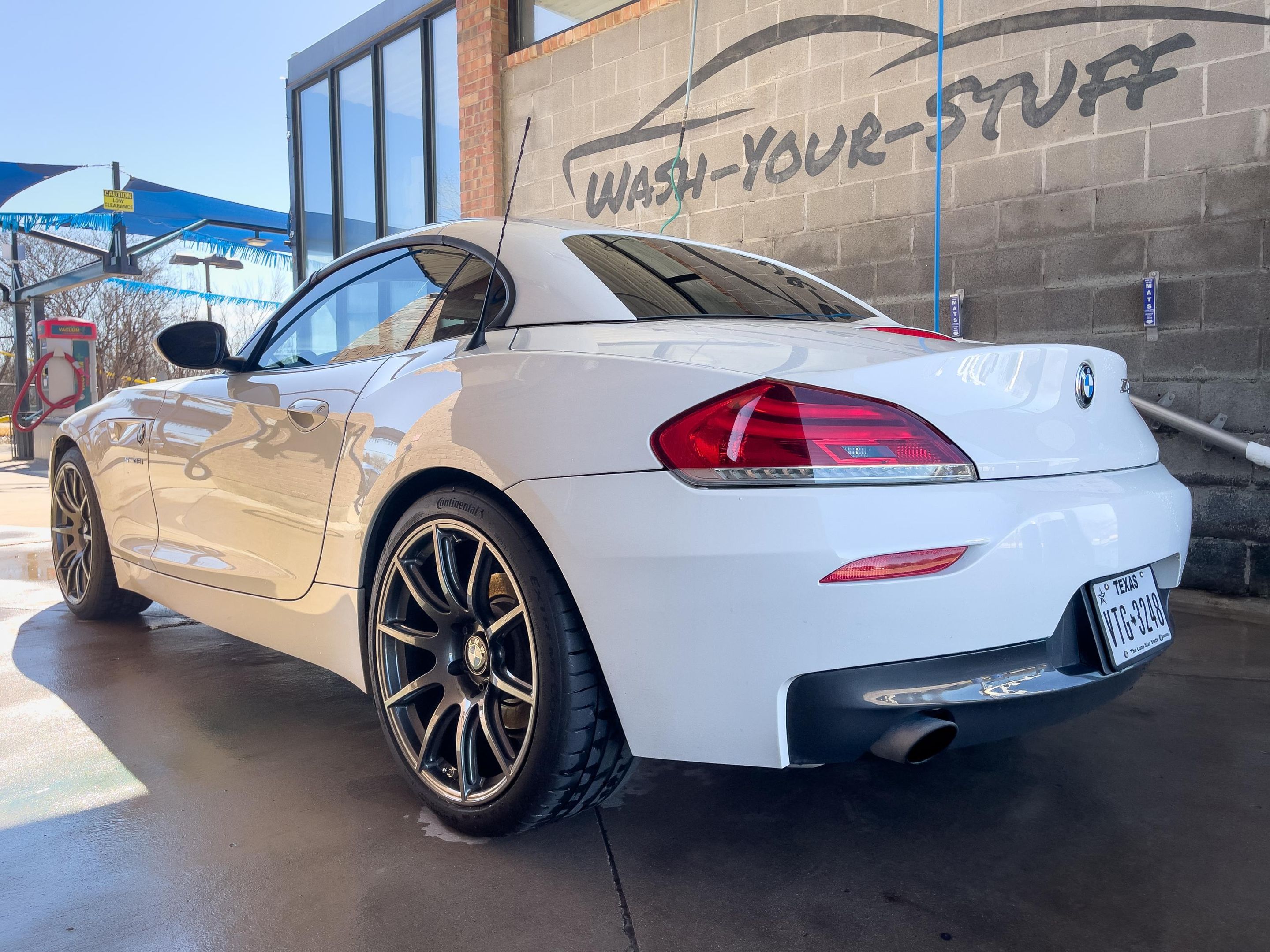 White BMW E89 Z4 with 19" SM-10 Apex wheels in Anthracite
