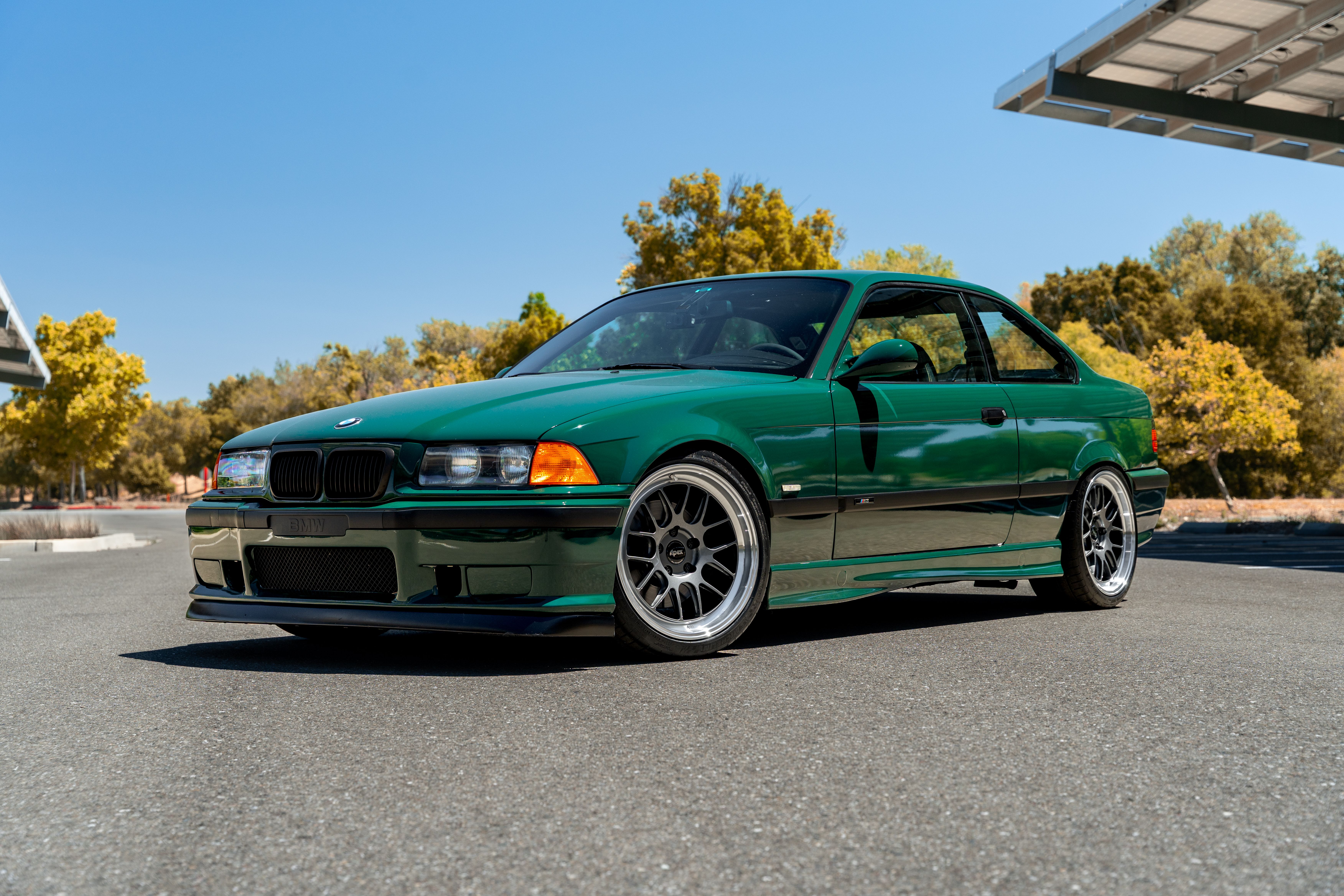 Green BMW M3 - ML-7RT in Machined Lip Anthracite