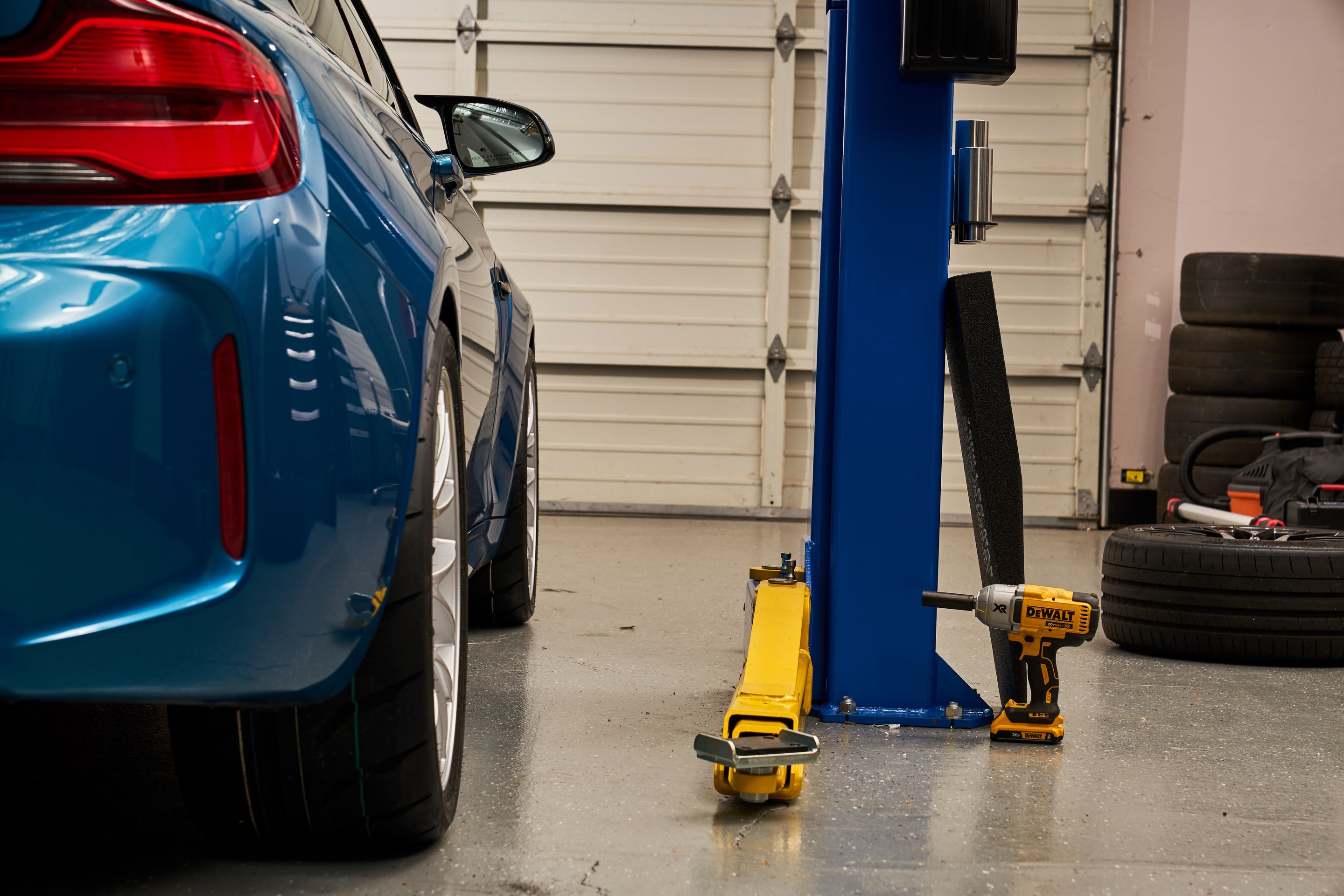Blue BMW F87 M2 with 19" EC-7 Apex wheels in Race Silver