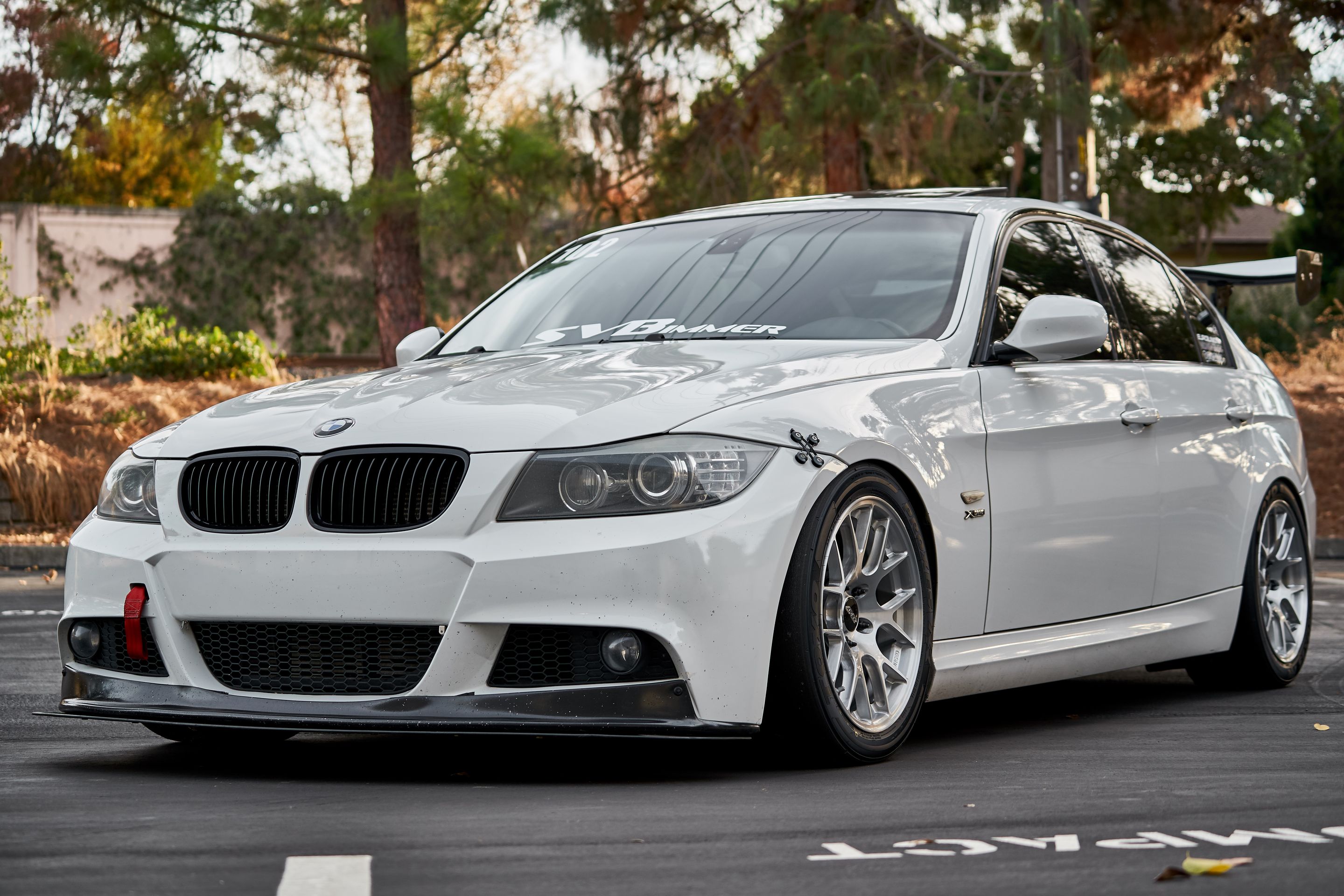 White BMW E90 LCI Sedan 3 Series with 17" EC-7R Apex wheels in Brushed Clear
