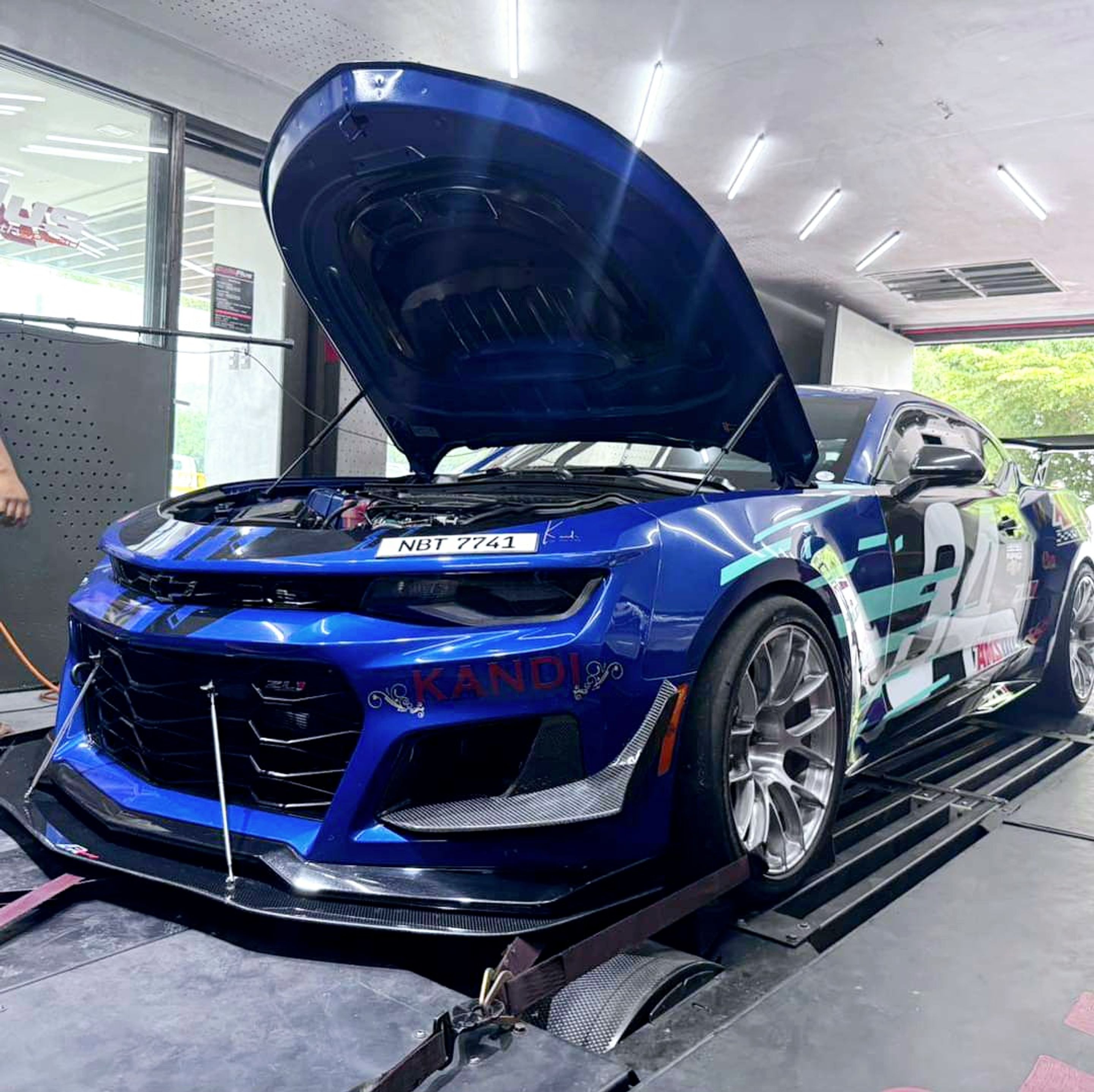 Blue Chevrolet 6th Gen Camaro ZL1 with 19" EC-7RS Apex wheels in Brushed Clear