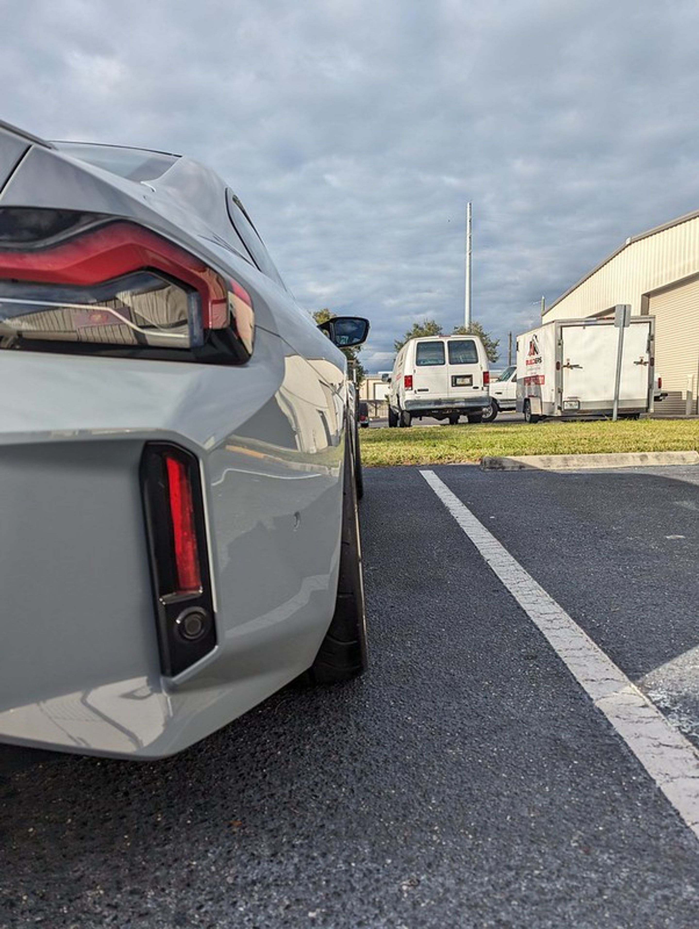 Blue BMW G87 M2 with 19" VS-5RS Apex wheels in Motorsport Gold