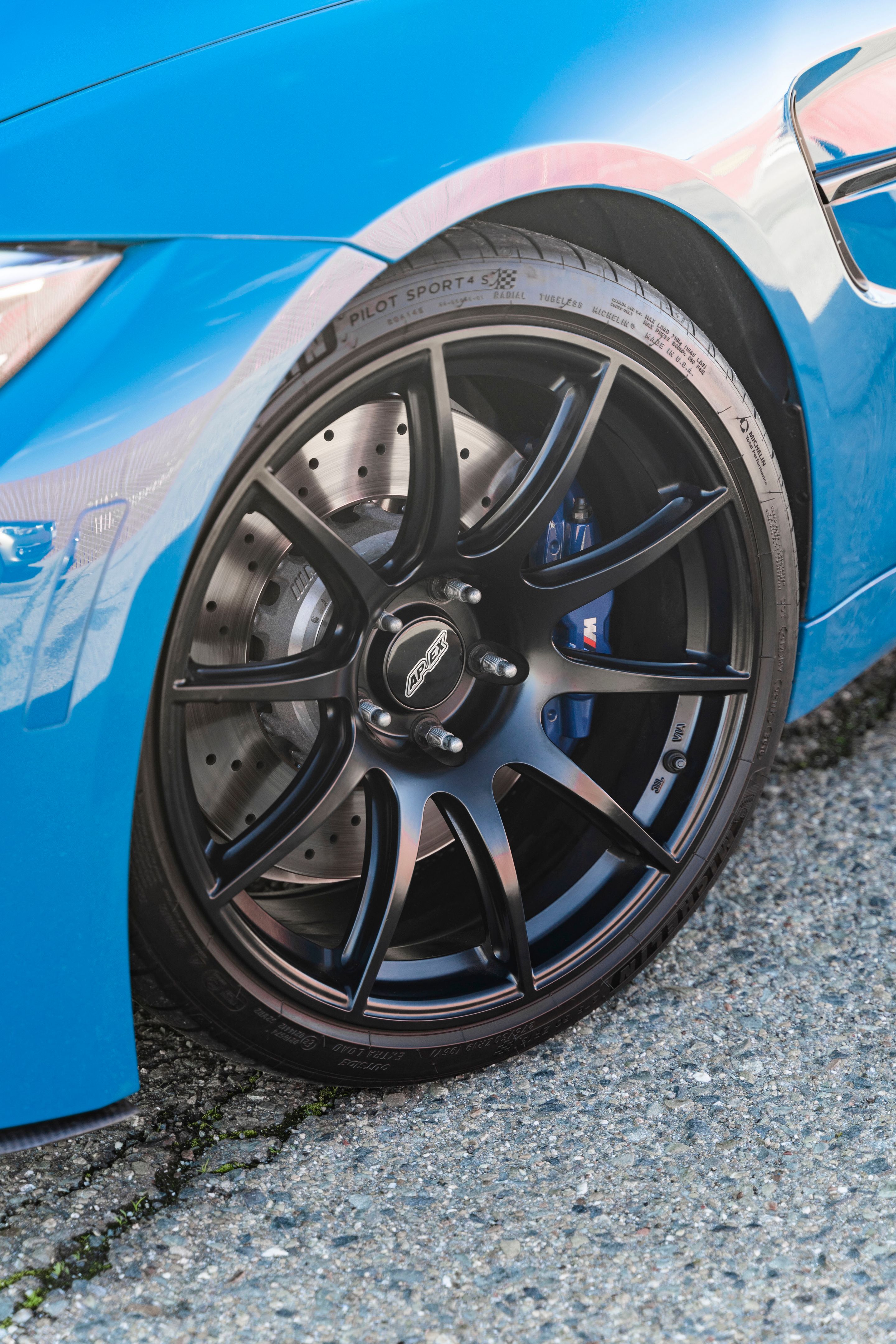 Blue BMW F82 Coupe M4 with 19" SM-10 Apex wheels in Satin Black
