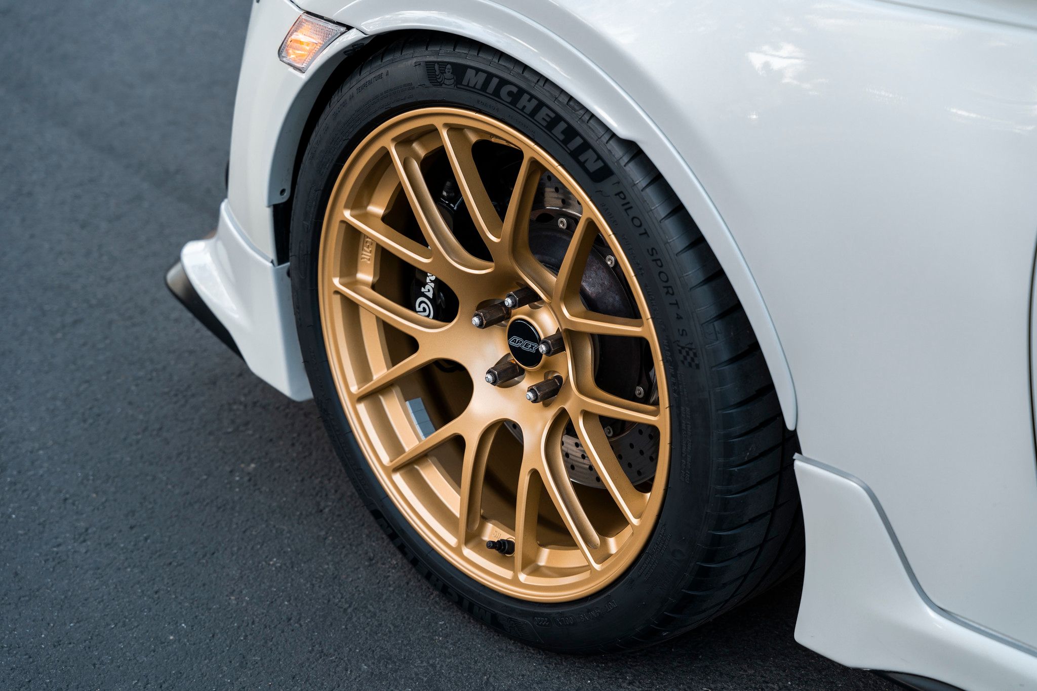 White Scion FR-S with 18" EC-7R Apex wheels in Satin Gold