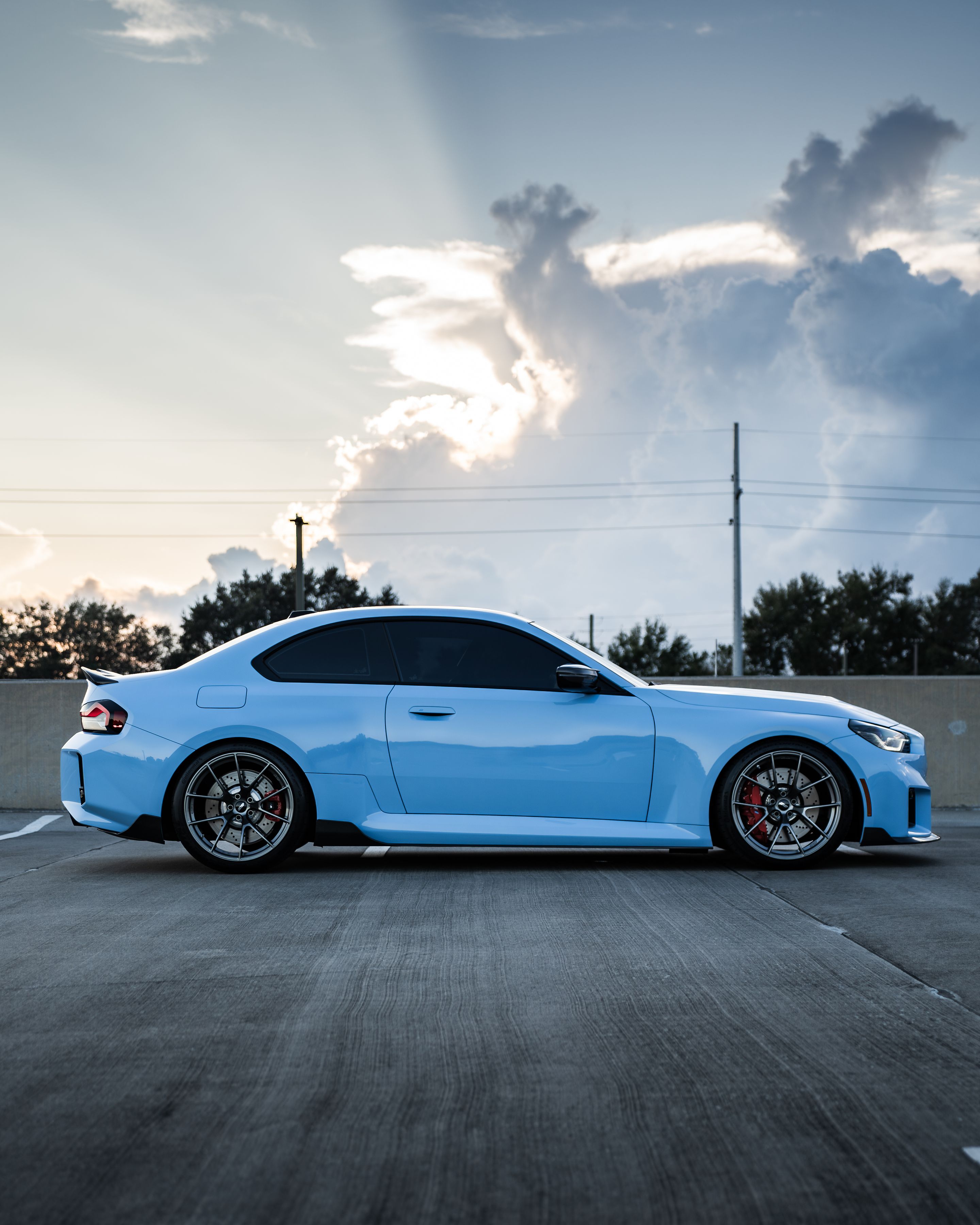 Blue BMW G87 M2 with 20" VS-5RS Apex wheels in Anthracite