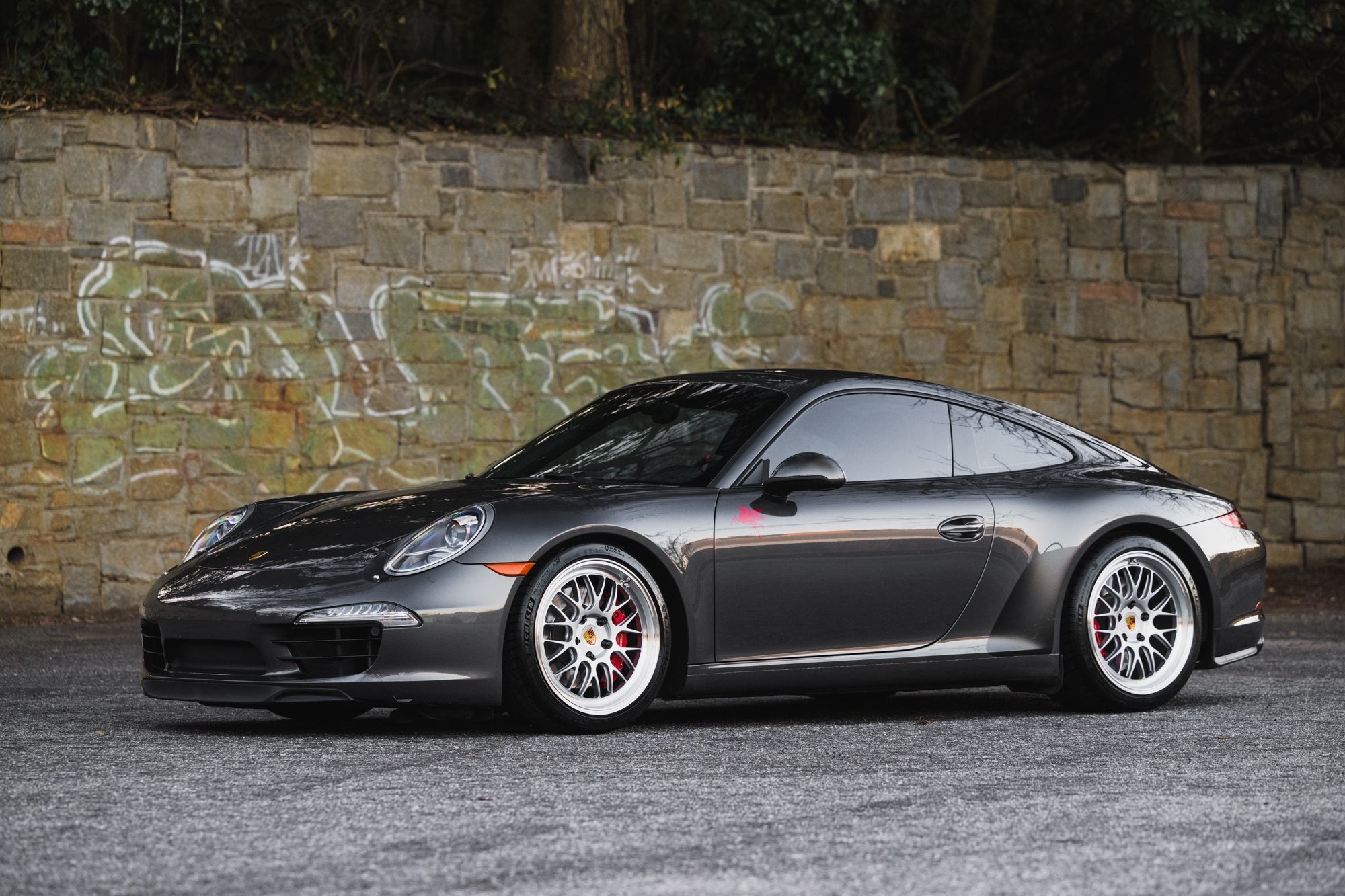 Grey Porsche 911 991.1 Carrera S with 19" ML-10RT Apex wheels in Machined Lip Race Silver