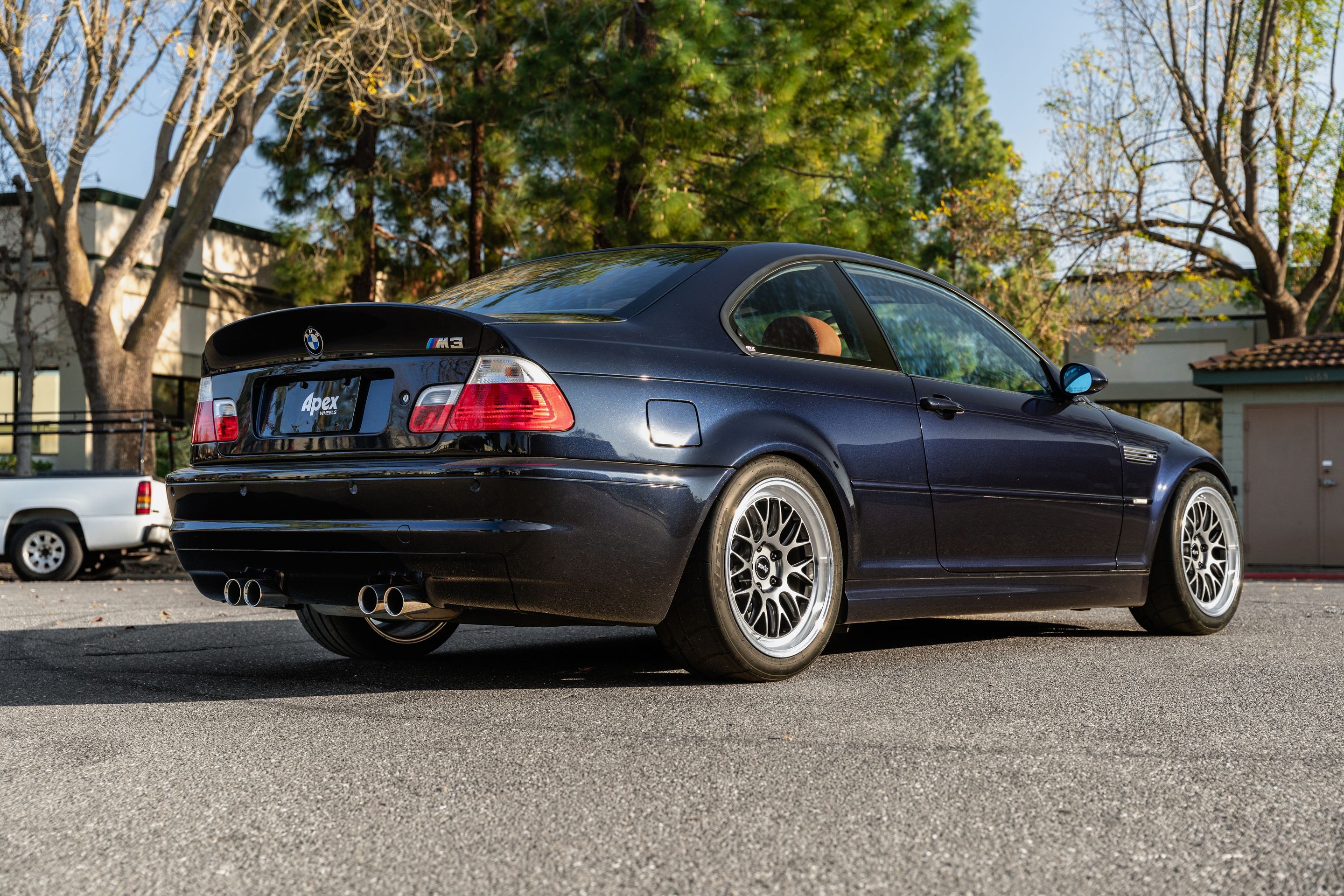 Black BMW E46 M3 with 18" ML-10RT Apex wheels in Machined Lip Anthracite