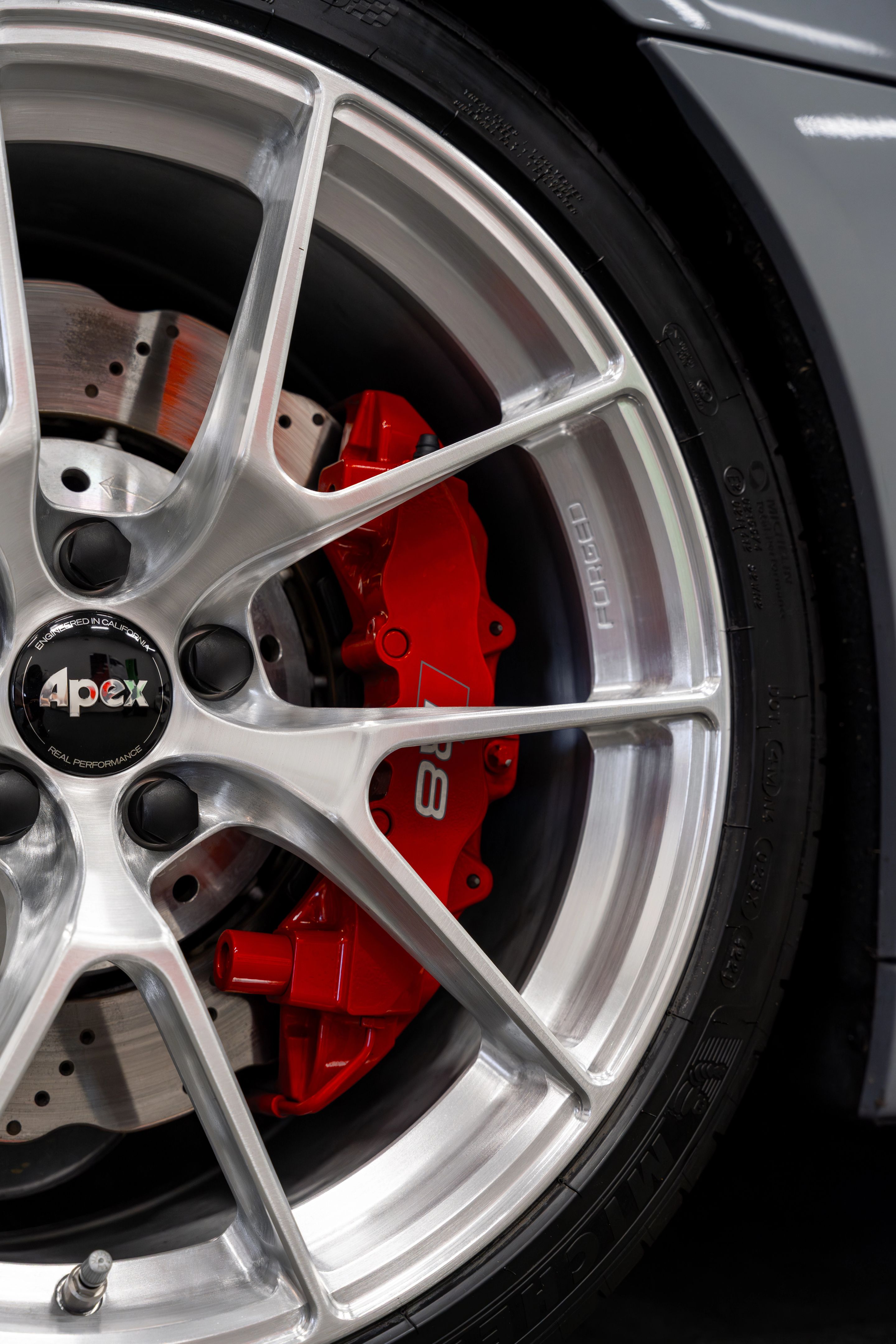 Grey Audi Gen 2 R8 with 19"/20" VS-5RS Apex wheels in Brushed Clear