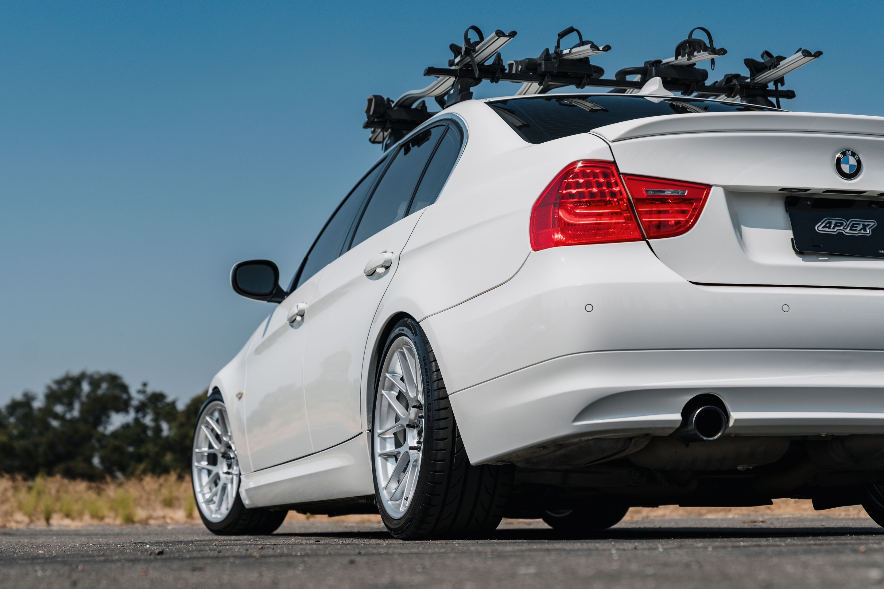 White BMW E90 LCI Sedan 3 Series with 18" ARC-8 Apex wheels in Hyper Silver