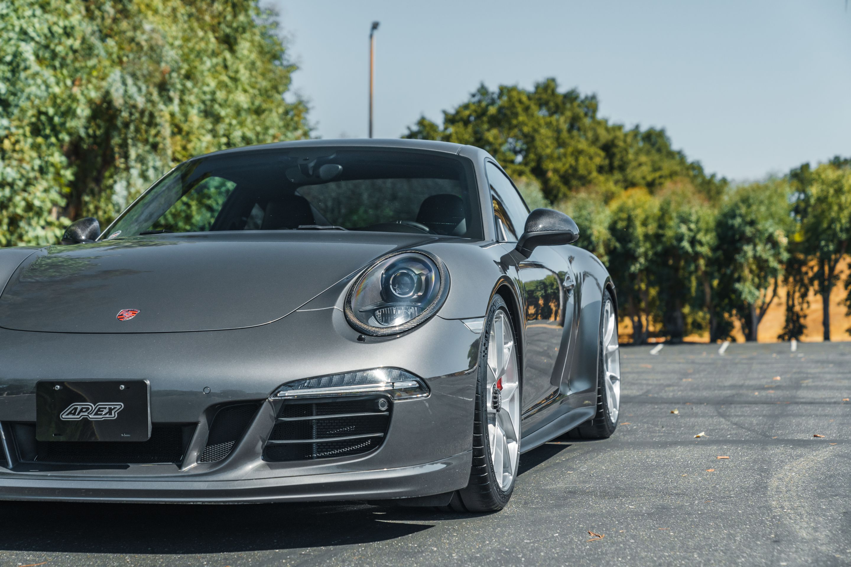 Grey Porsche 911 991.1 Carrera GTS with 20" VS-5RS Apex wheels in Brushed Clear