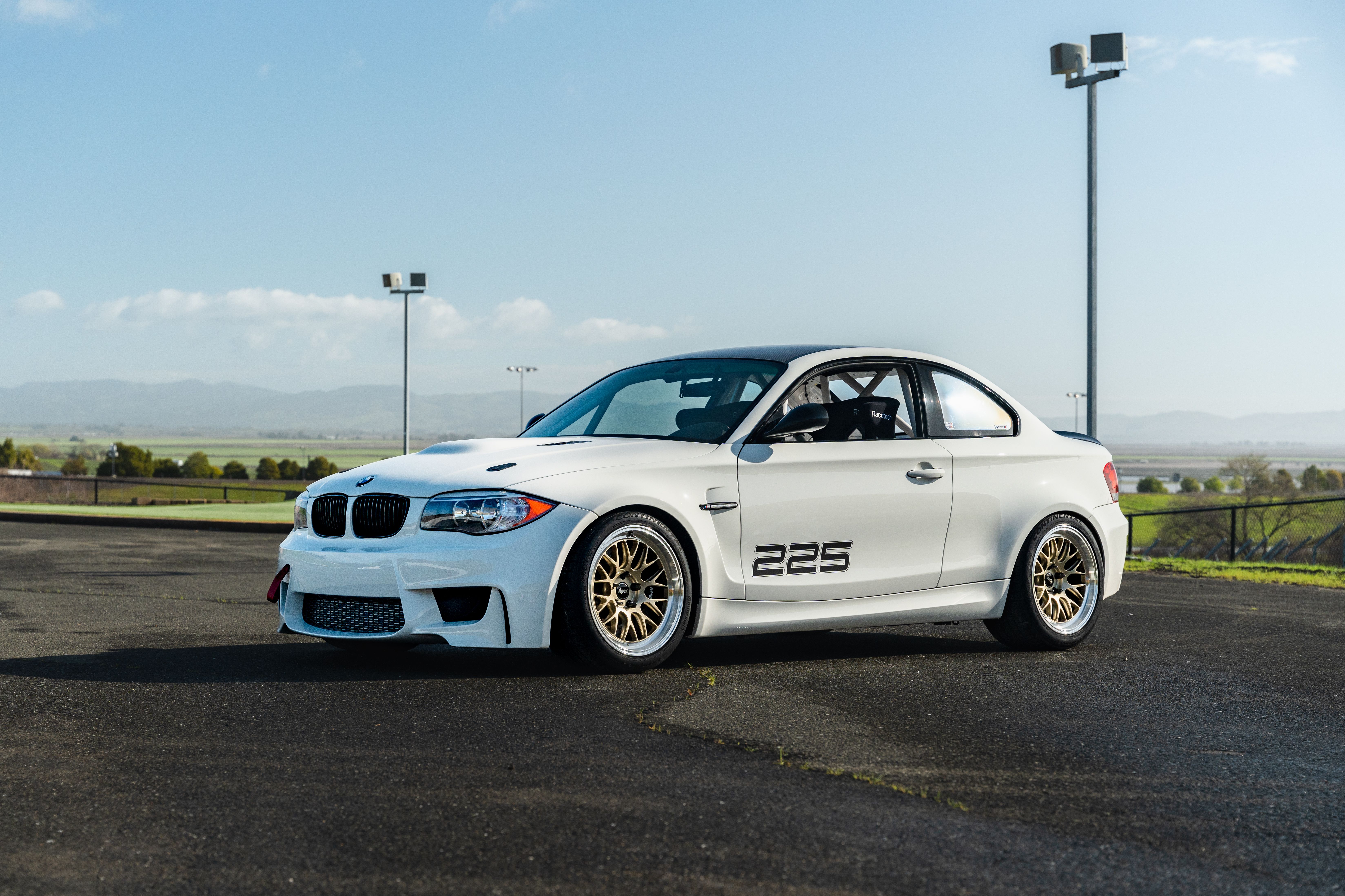 White BMW 1M - ML-10RT in Machined Lip Gloss Motorsport Gold
