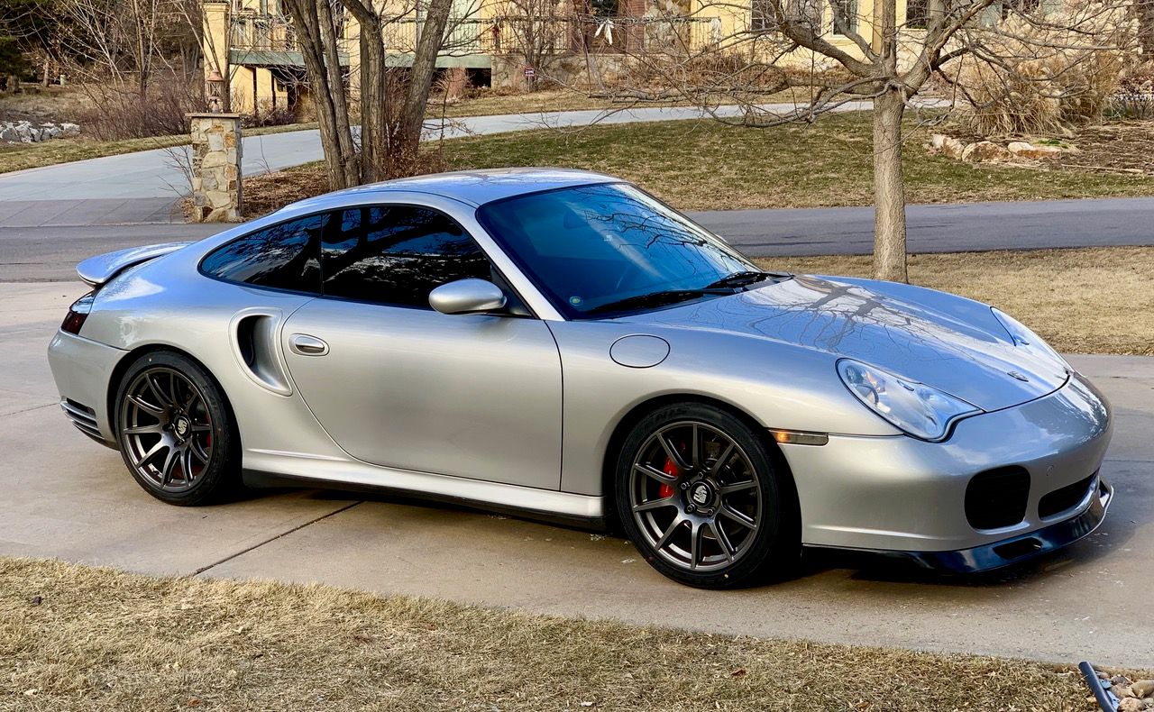 Silver Porsche 911 996 Turbo with 18" SM-10 Apex wheels in Anthracite