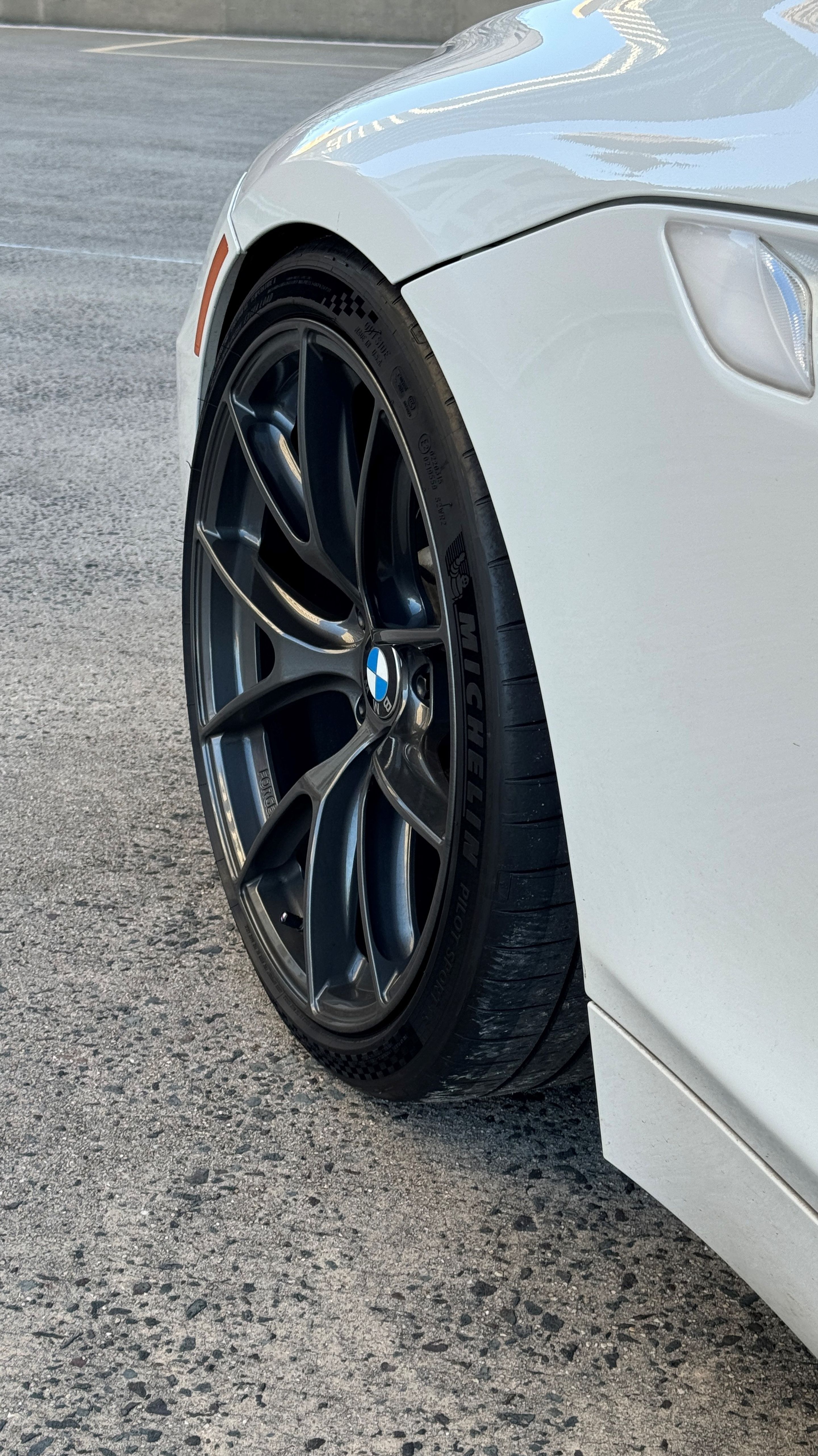 White BMW E89 Z4 with 19" VS-5RS Apex wheels in Anthracite