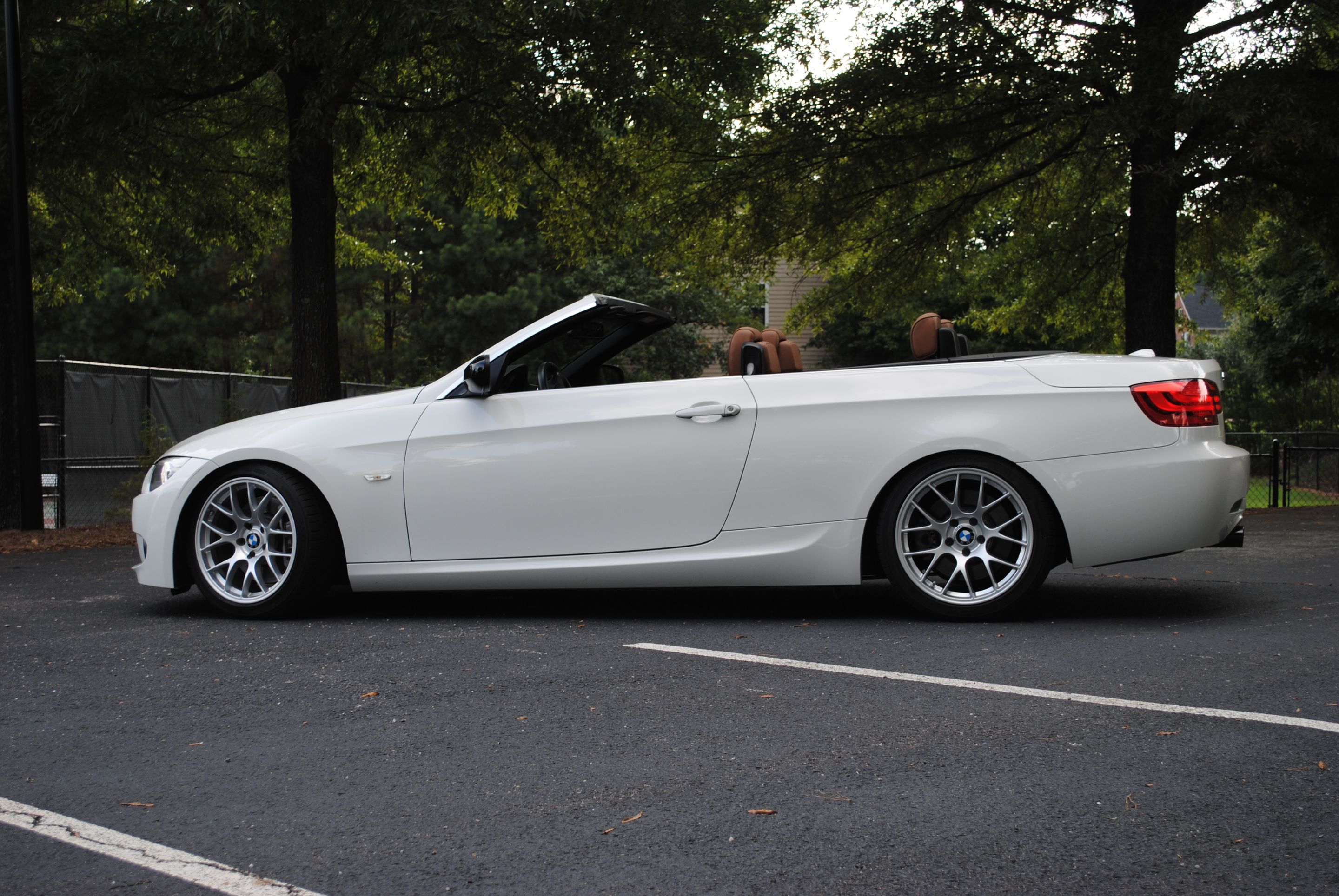White BMW E93 Convertible 3 Series with 18" EC-7 Apex wheels in Race Silver
