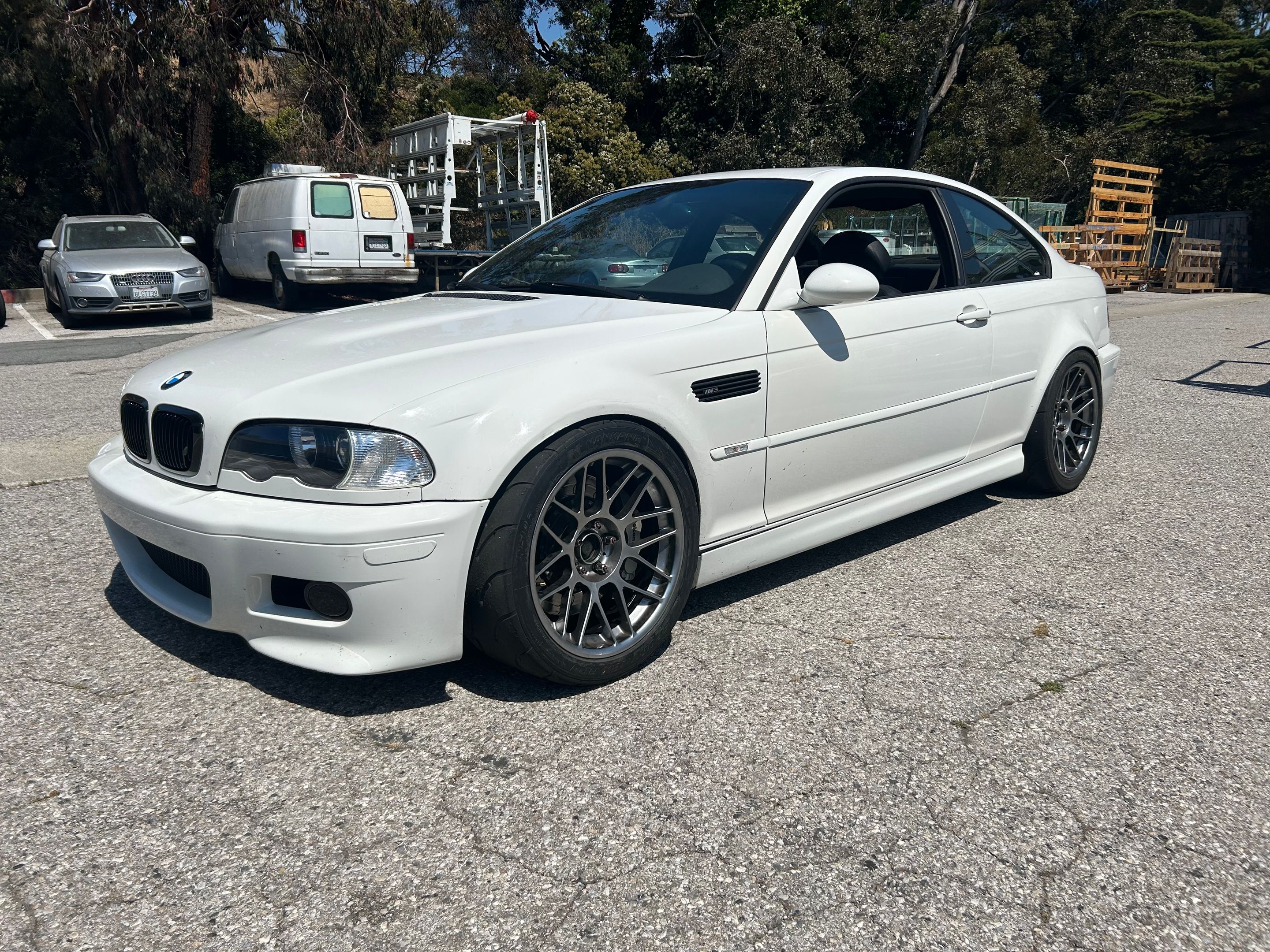 White BMW E46 M3 with 18" ARC-8 Apex wheels in Anthracite