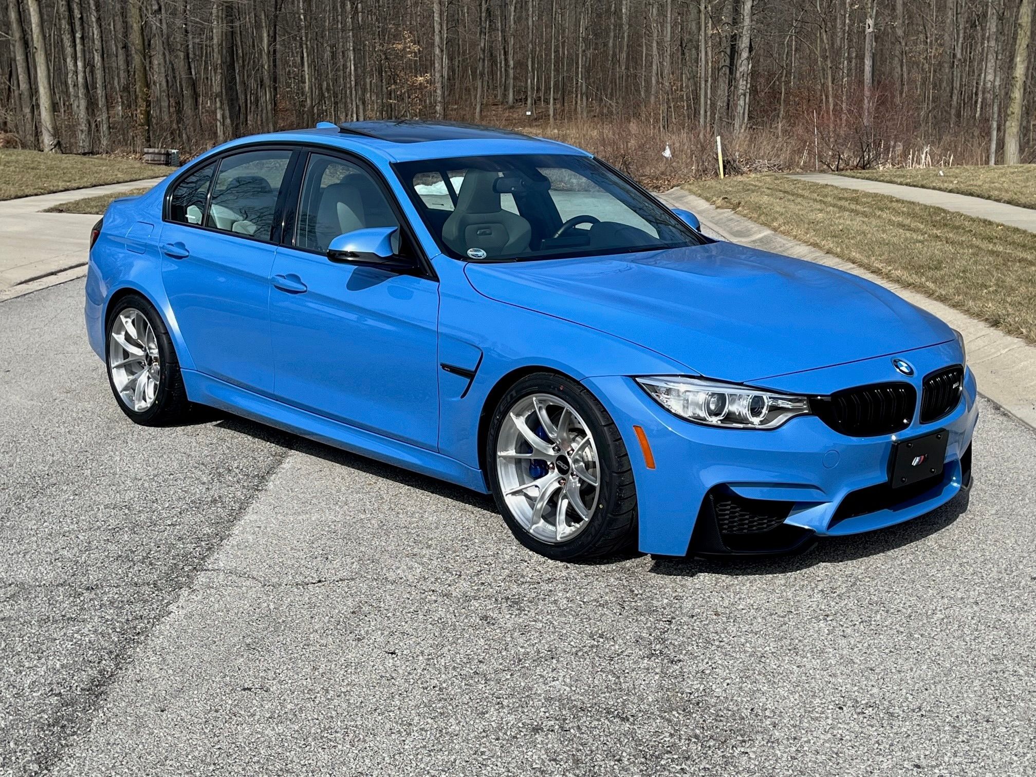 Blue BMW F80 M3 with 18" VS-5RS Apex wheels in Brushed Clear
