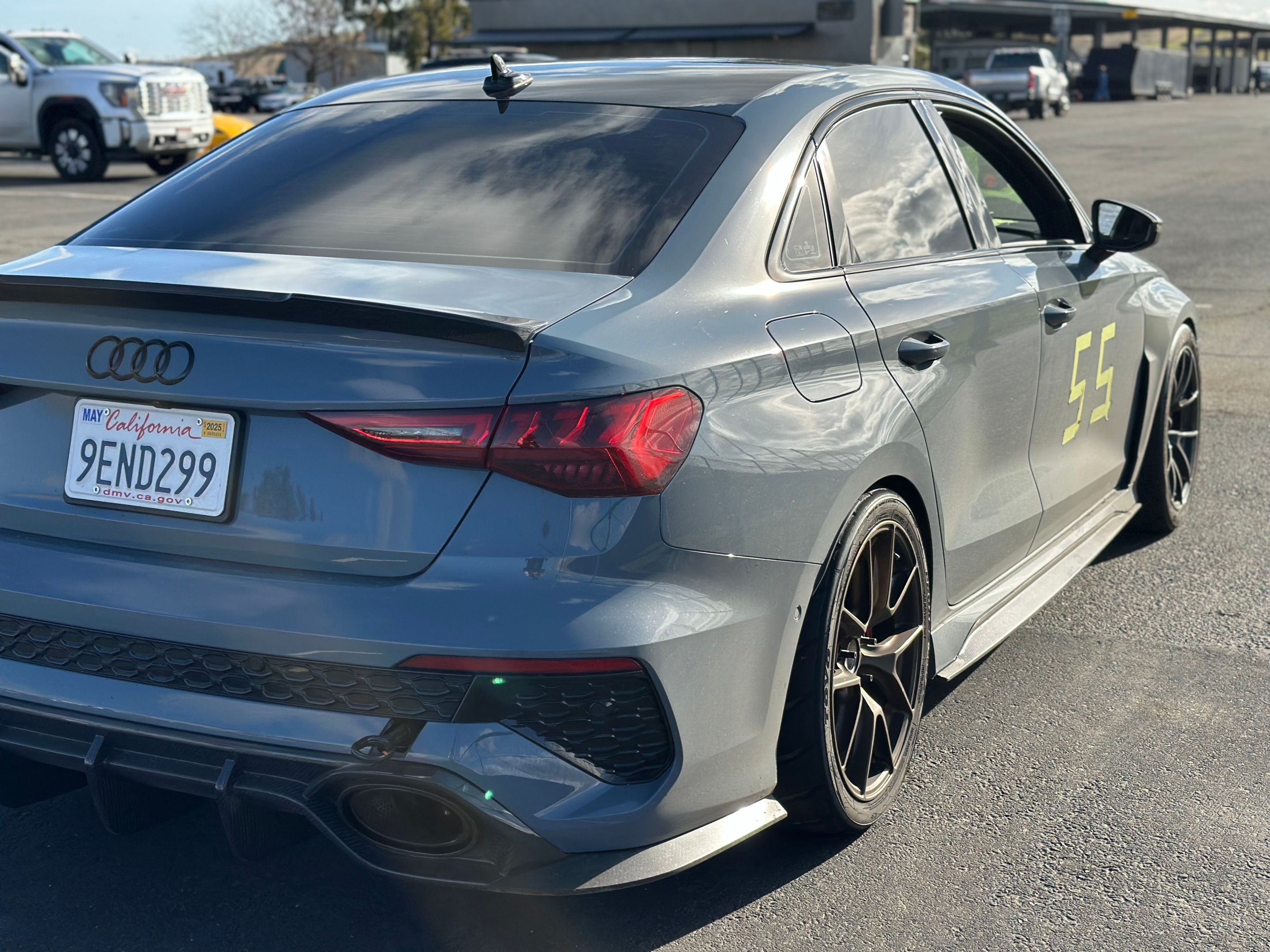 Blue Audi 8Y RS 3 with 18" VS-5RS Apex wheels in Anthracite