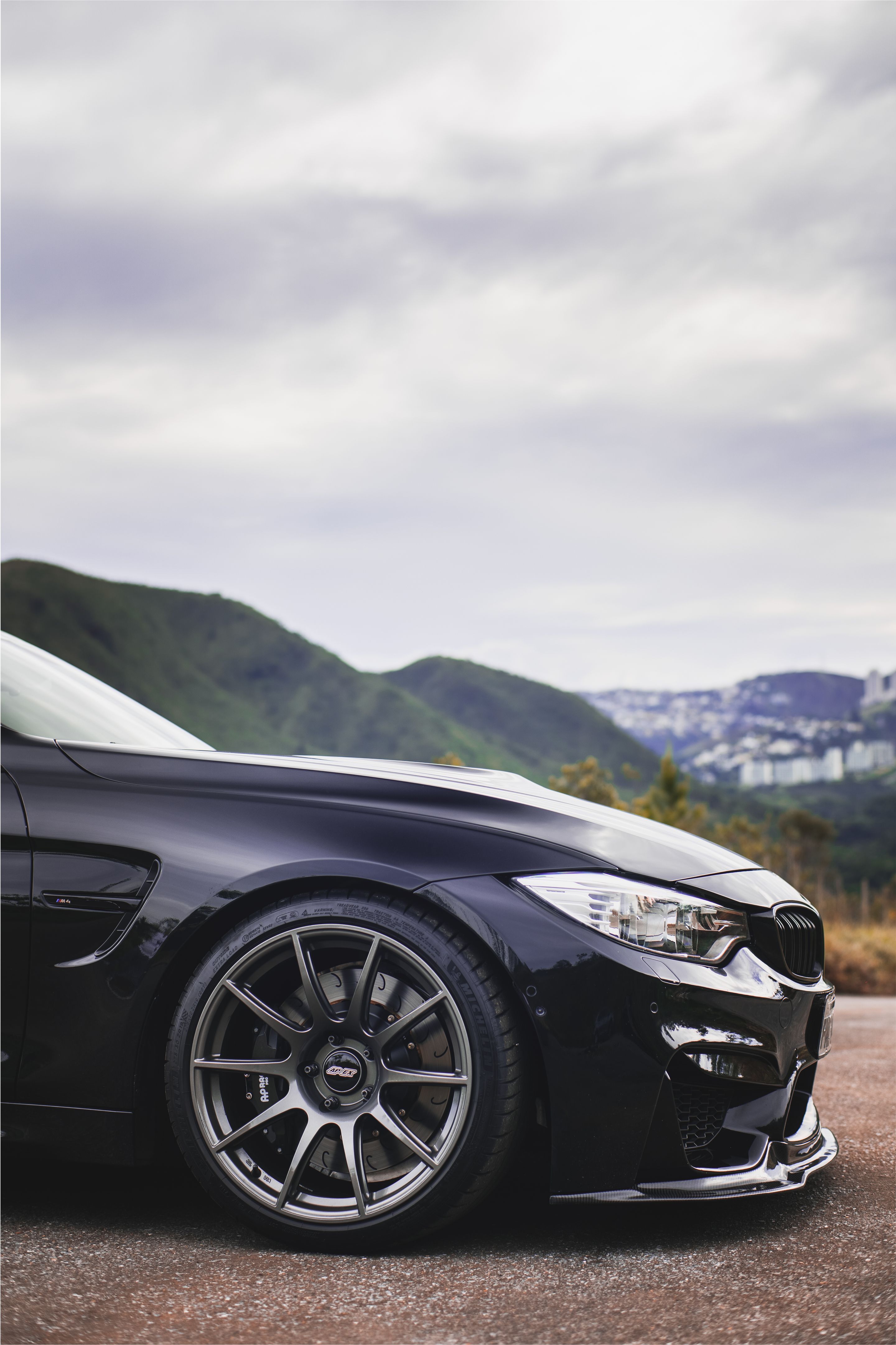 Black BMW F82 Coupe M4 with 19" SM-10 Apex wheels in Anthracite