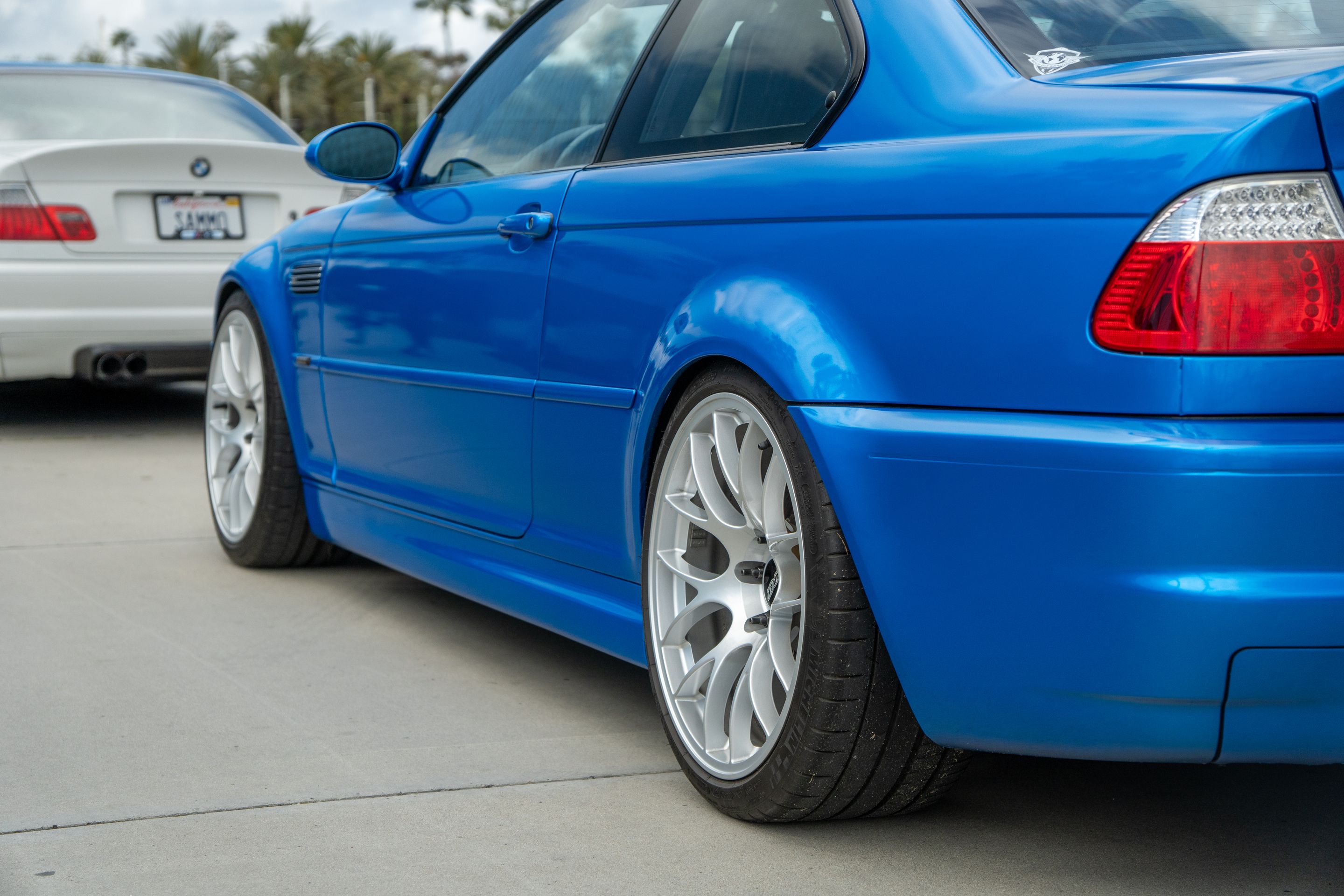 Blue BMW E46 M3 with 19" EC-7 Apex wheels in Race Silver