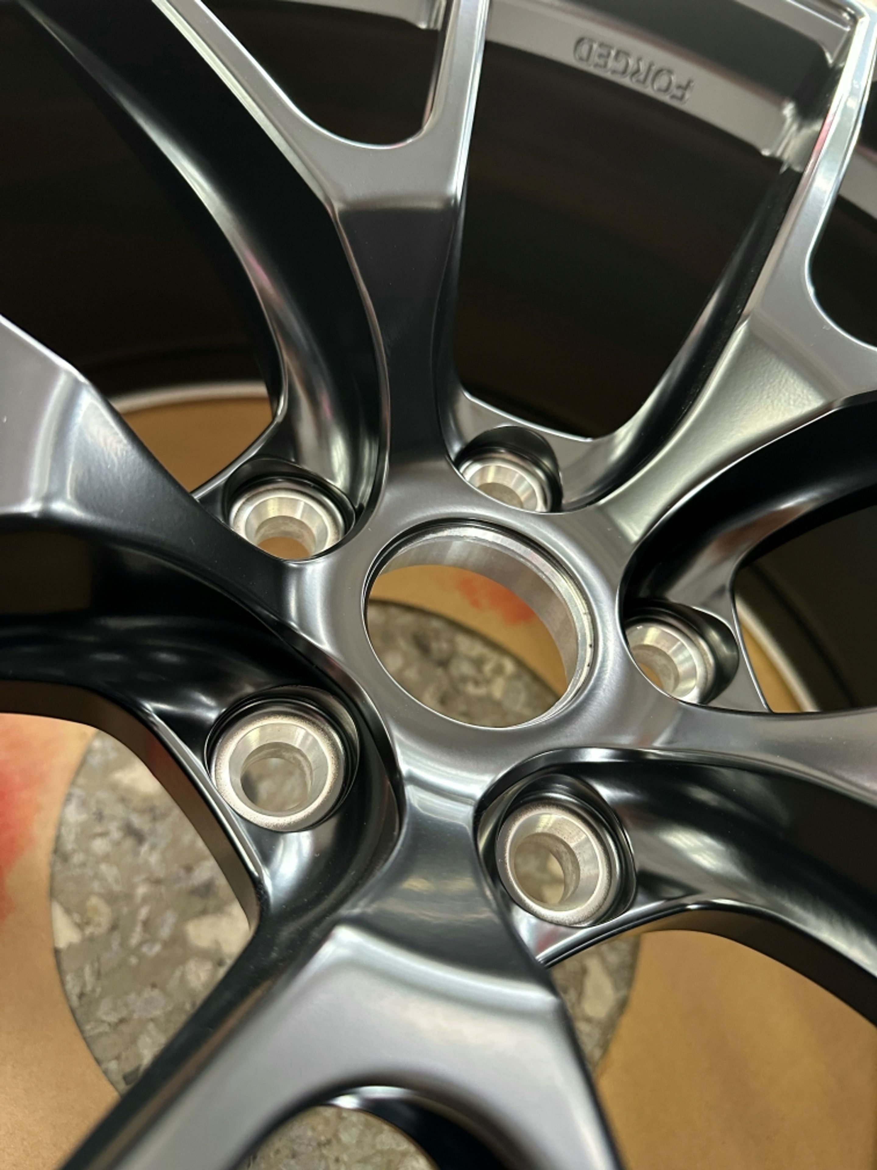 White BMW G21 Wagon 3 Series with 20" VS-5RS Apex wheels in Satin Black